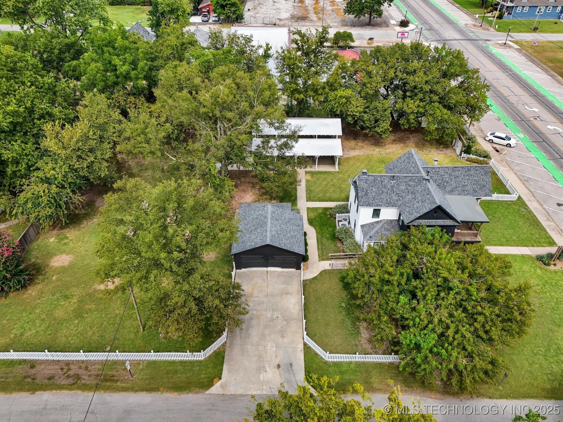 924 S Main Street Property Photo 9