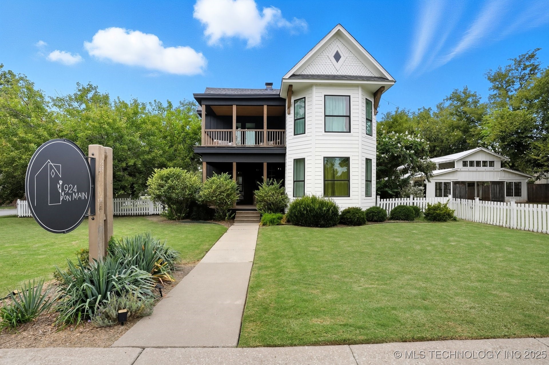 924 S Main Street Property Photo 16