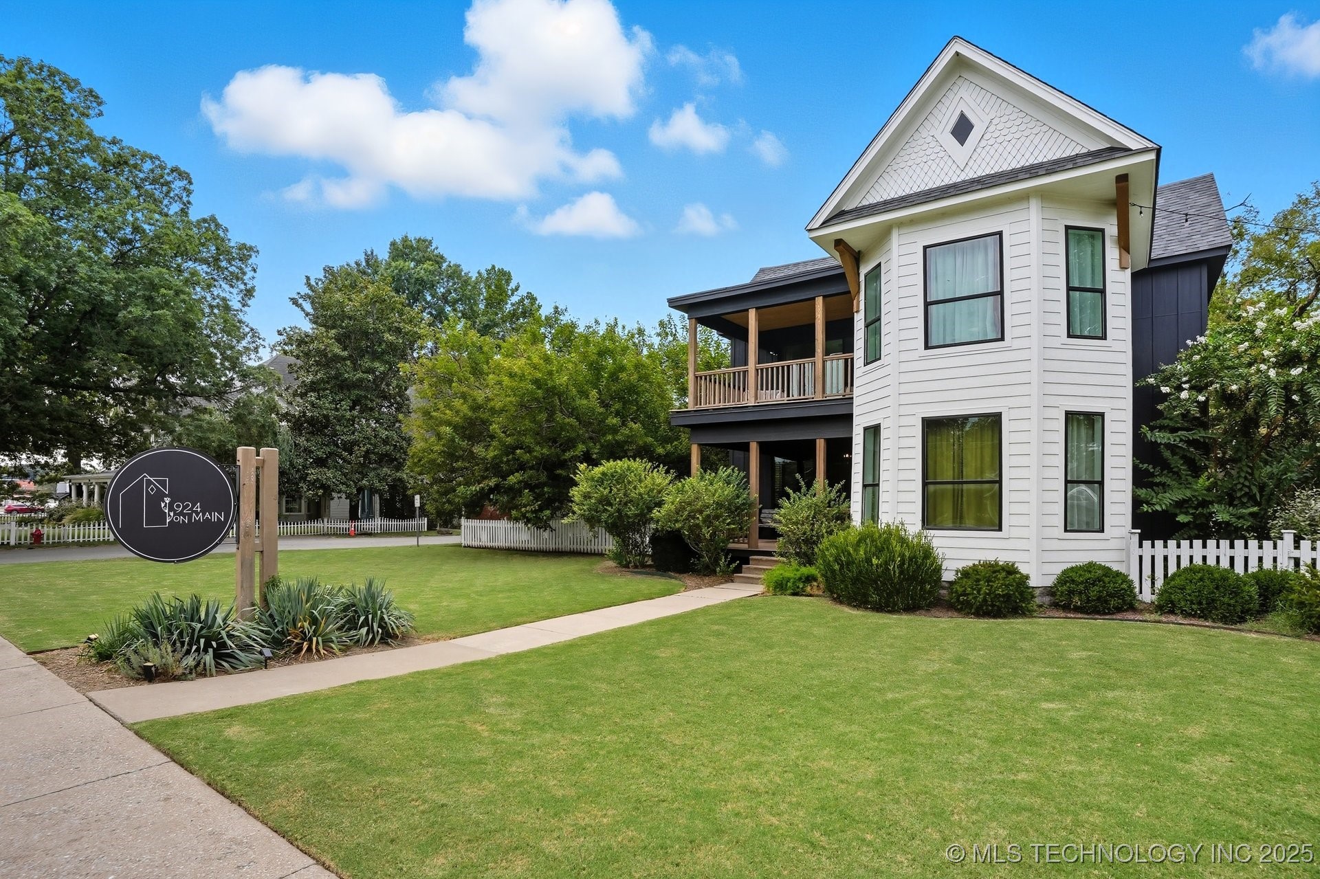 924 S Main Street Property Photo 23