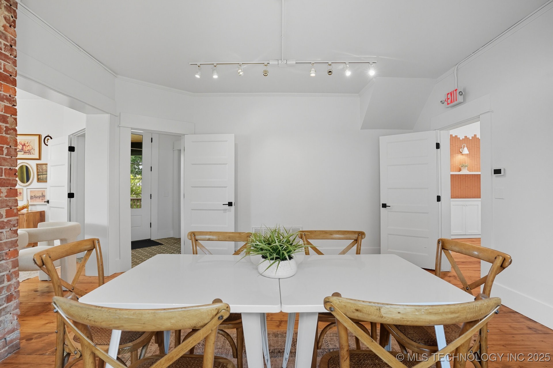 924 S Main Street Property Photo 32