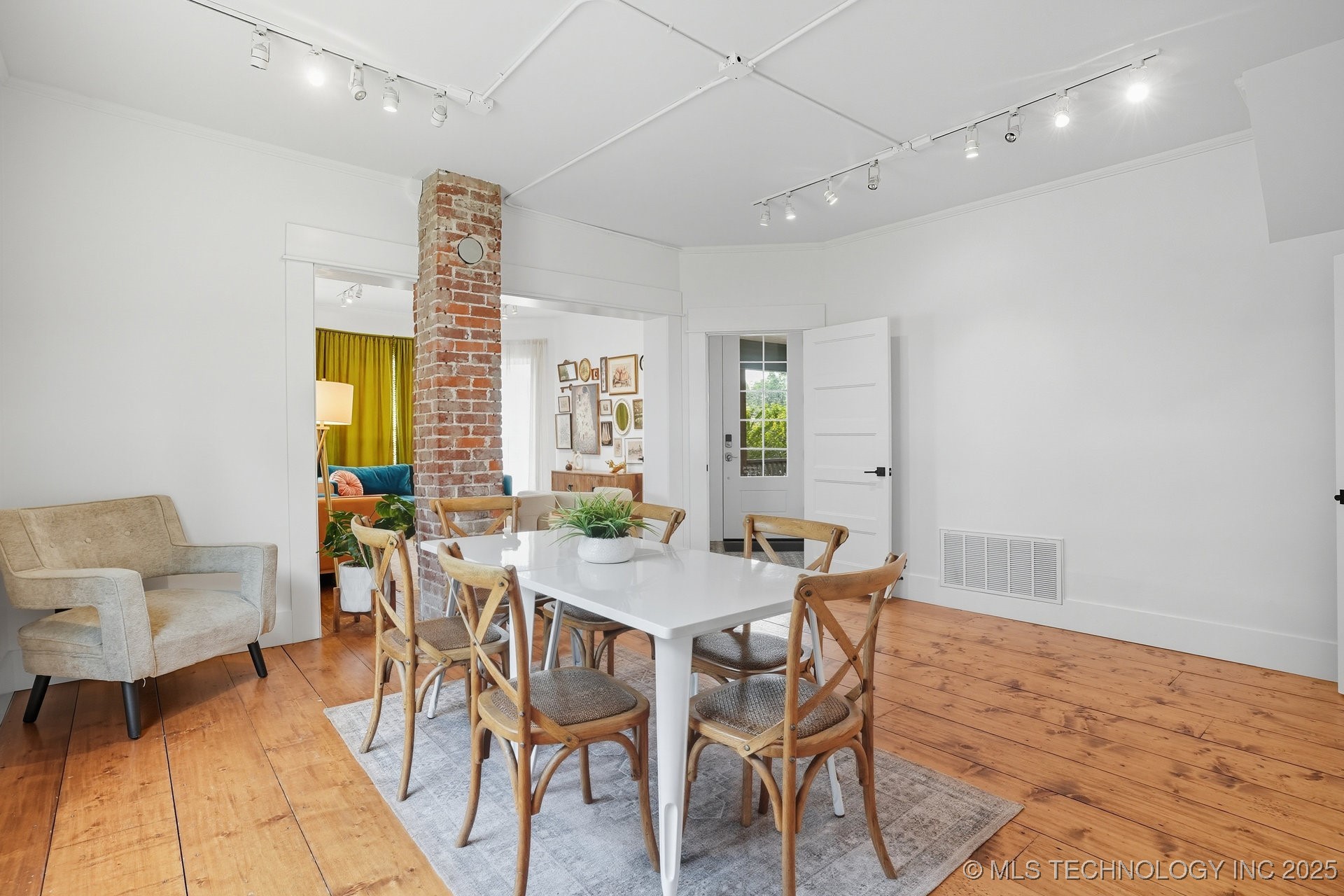 924 S Main Street Property Photo 33