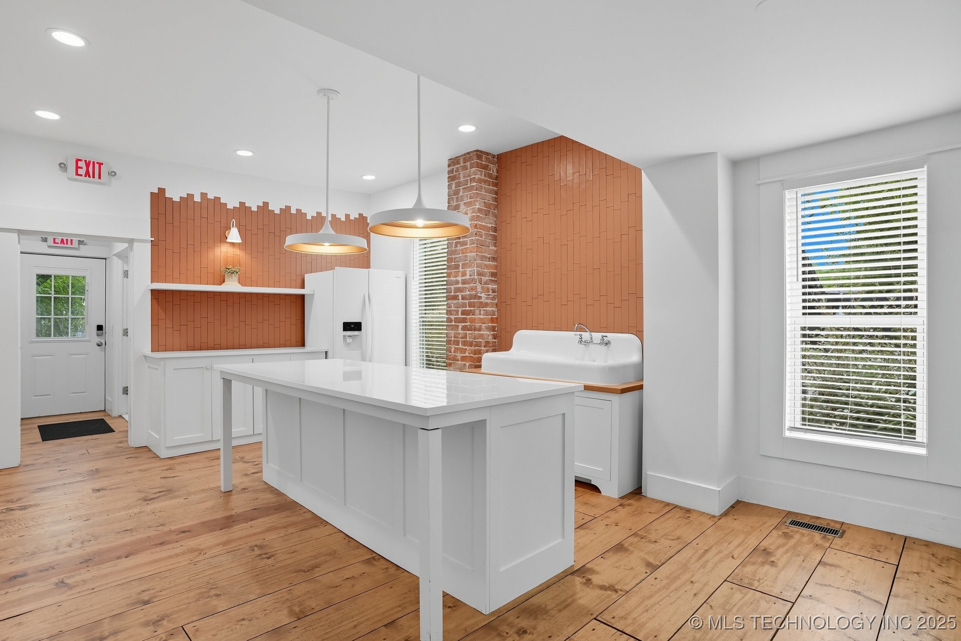 924 S Main Street Property Photo 36