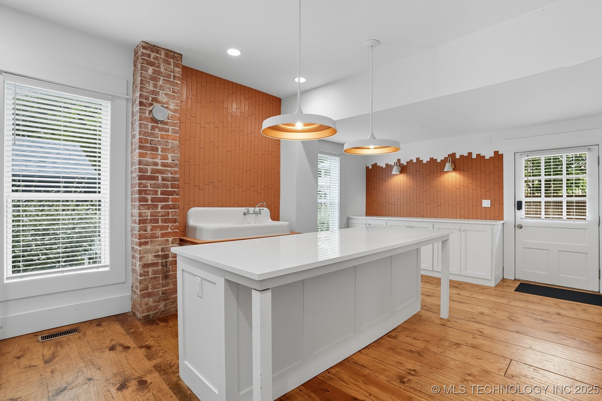 924 S Main Street Property Photo 38