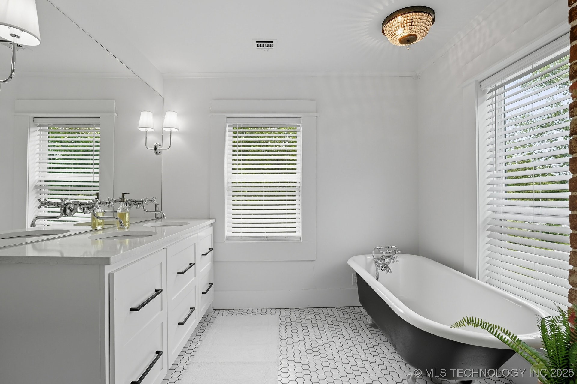 924 S Main Street Property Photo 52