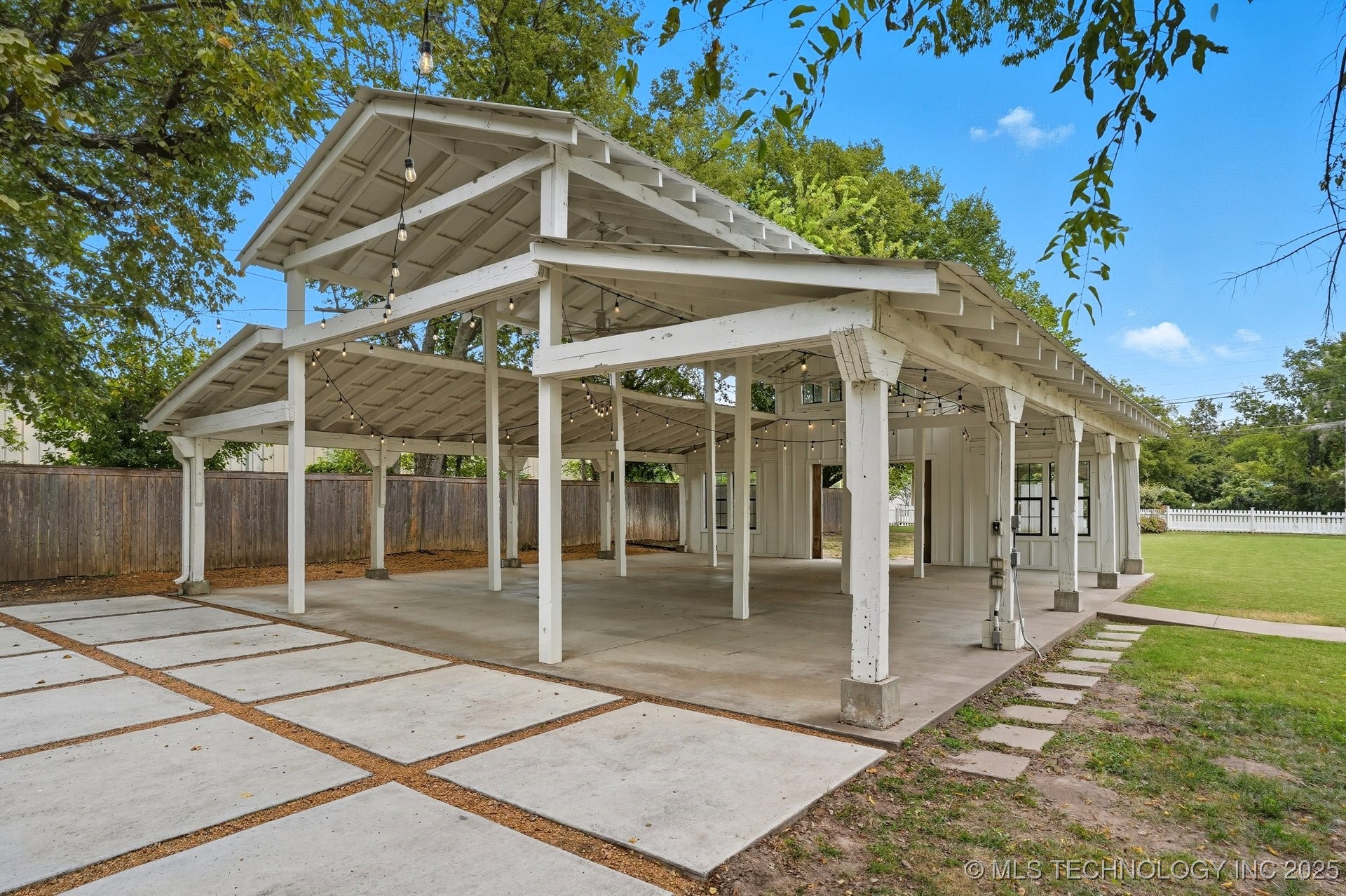 924 S Main Street Property Photo 90