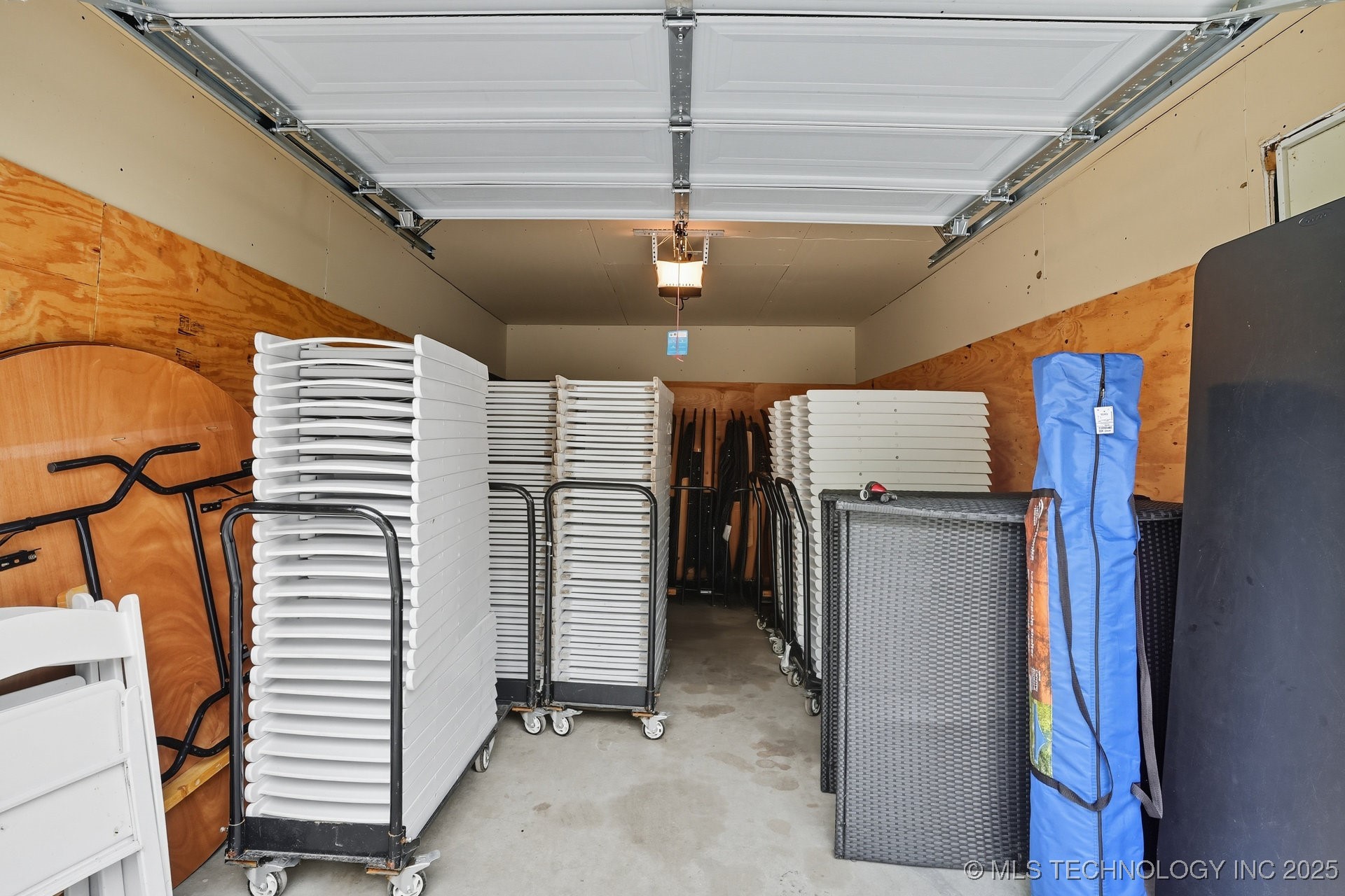 924 S Main Street Property Photo 100