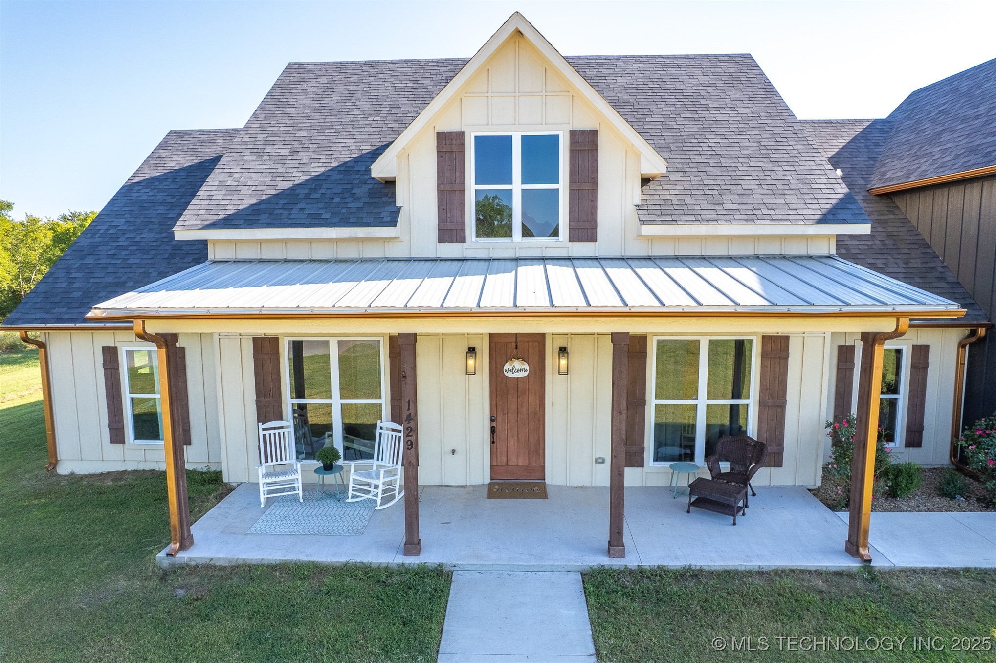 1429 Cedar Ridge Property Photo 2