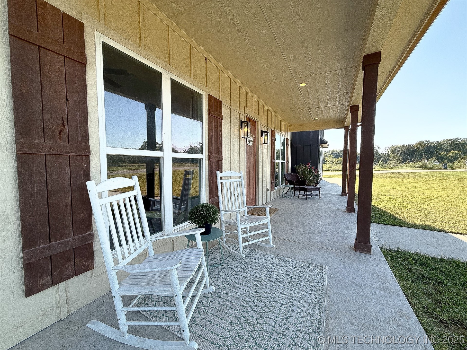 1429 Cedar Ridge Property Photo 3