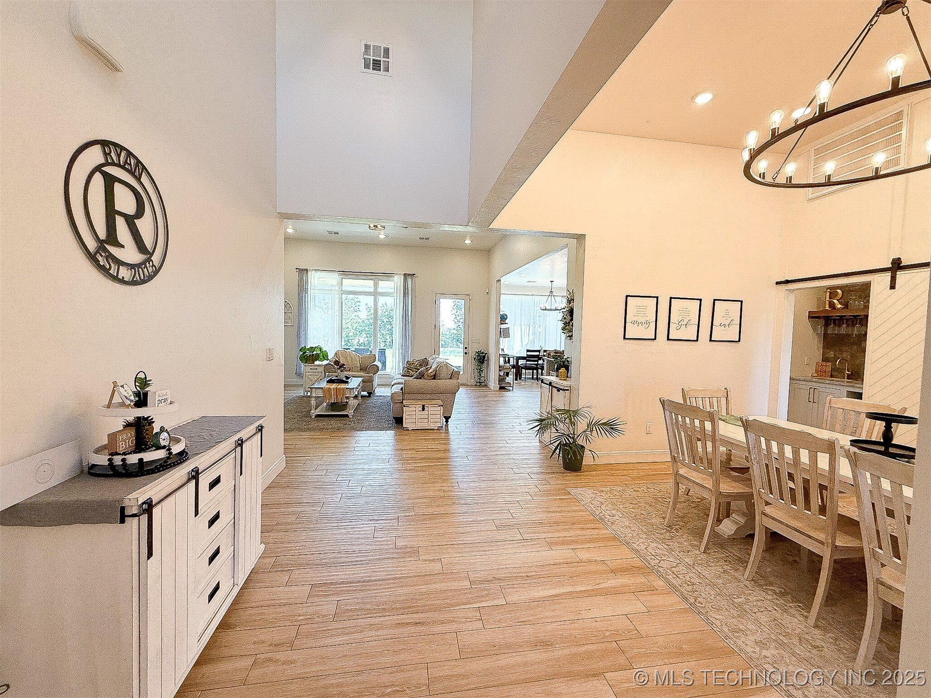 1429 Cedar Ridge Property Photo 4