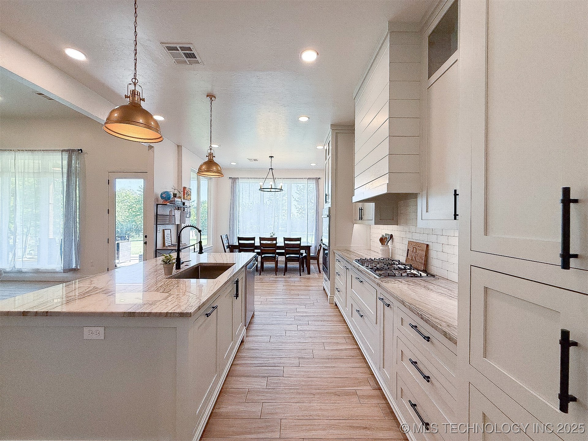 1429 Cedar Ridge Property Photo 11