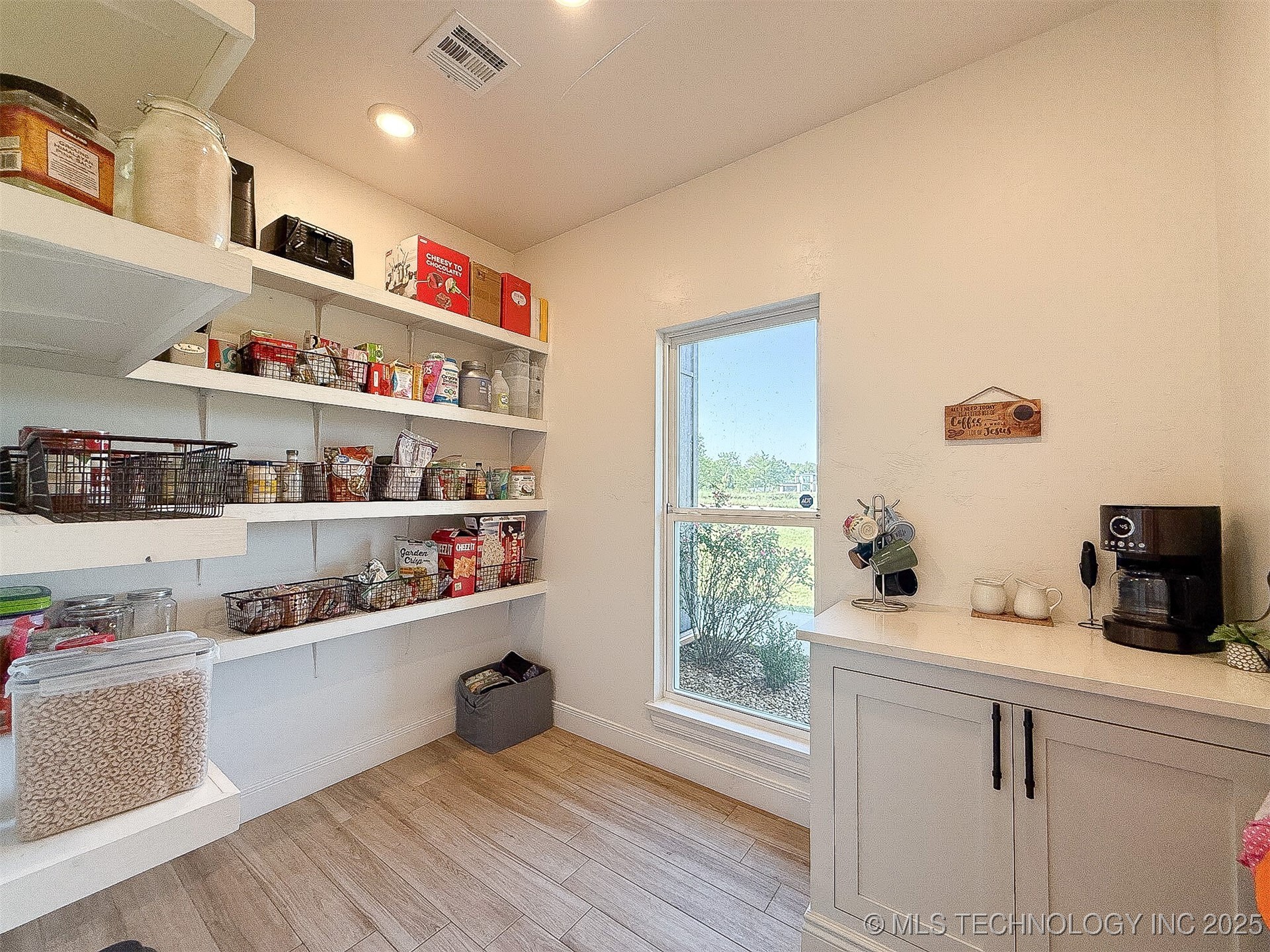 1429 Cedar Ridge Property Photo 17