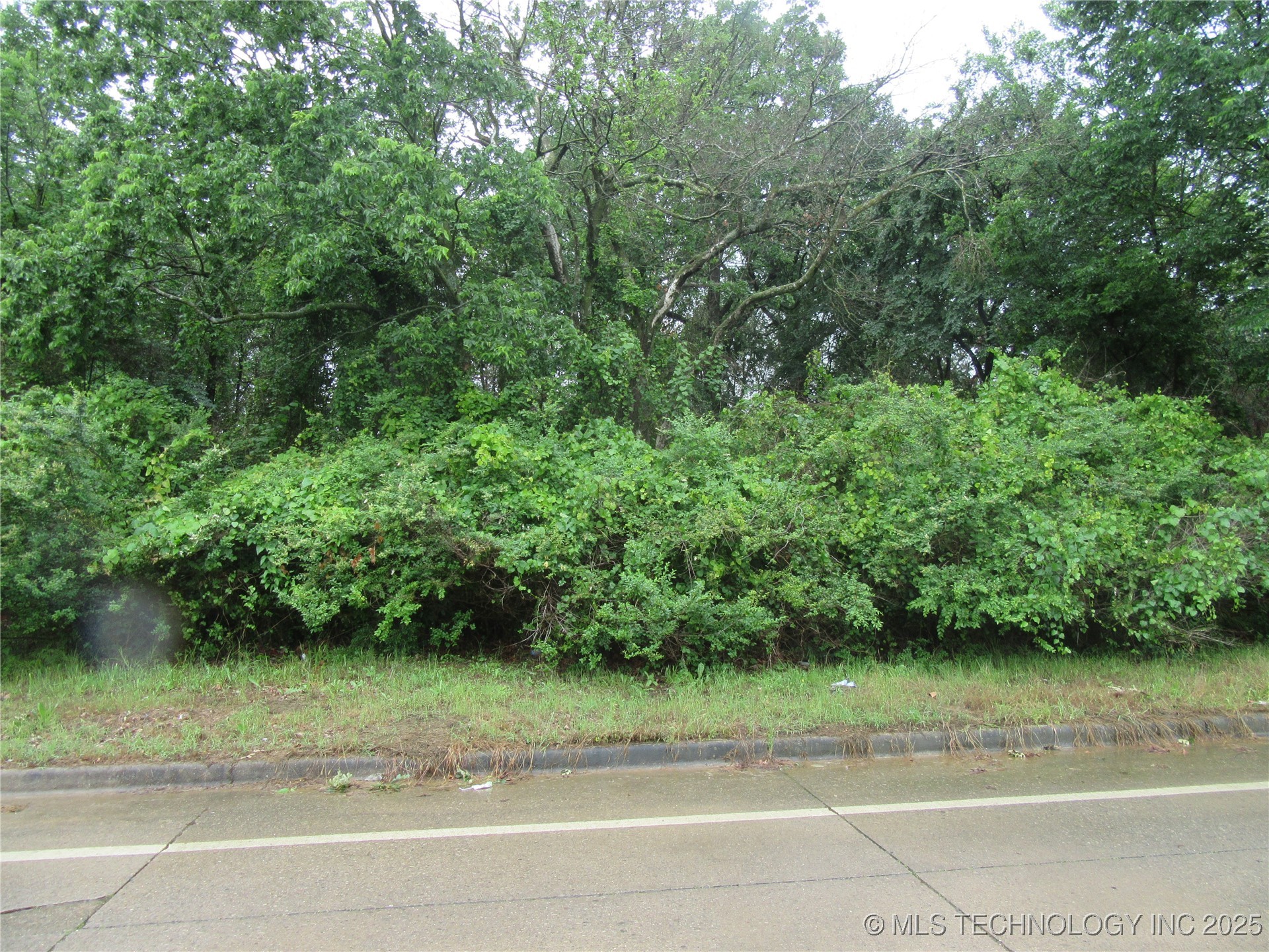 E Monroe Property Photo 1