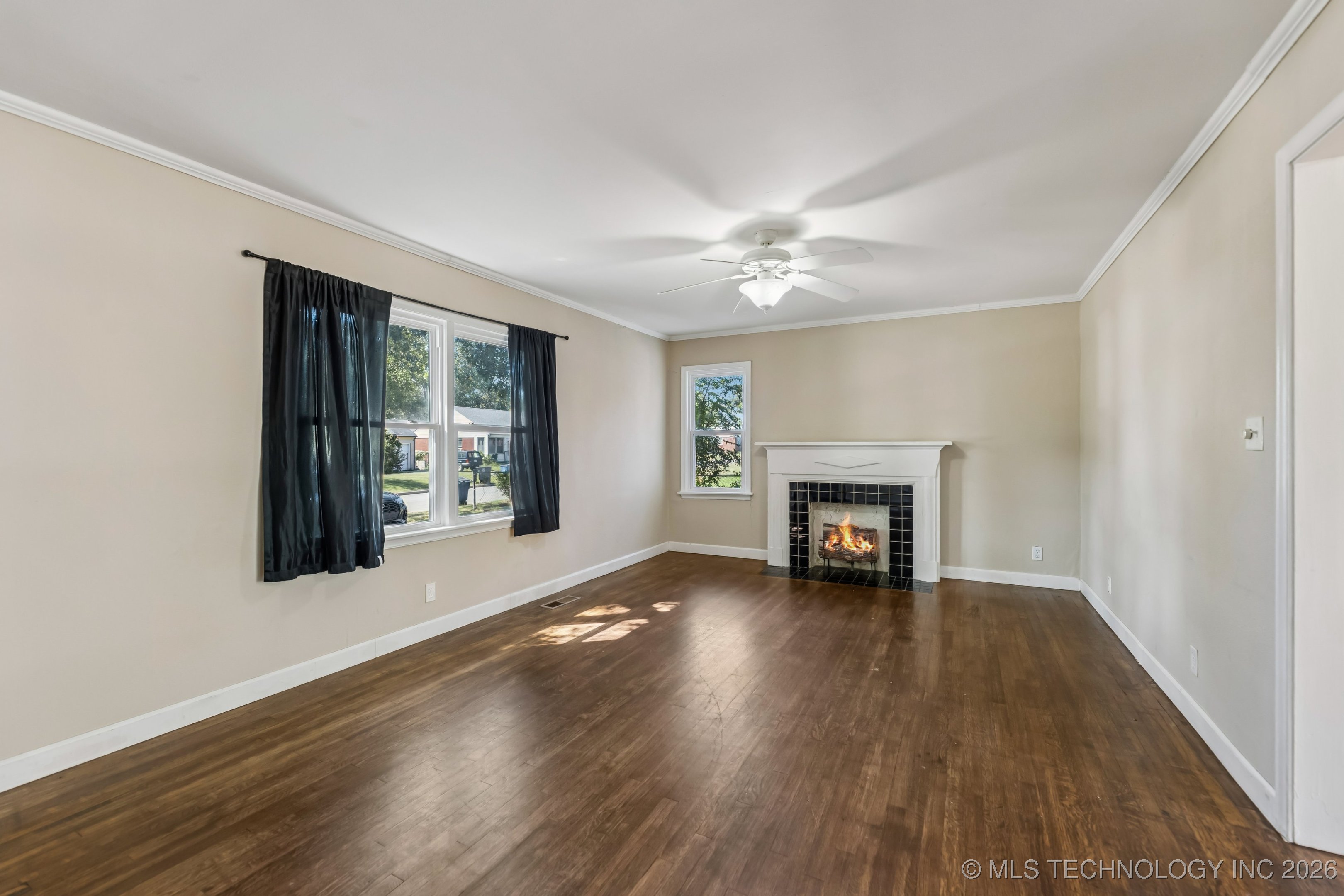 6115 E 4th Street Property Photo 3