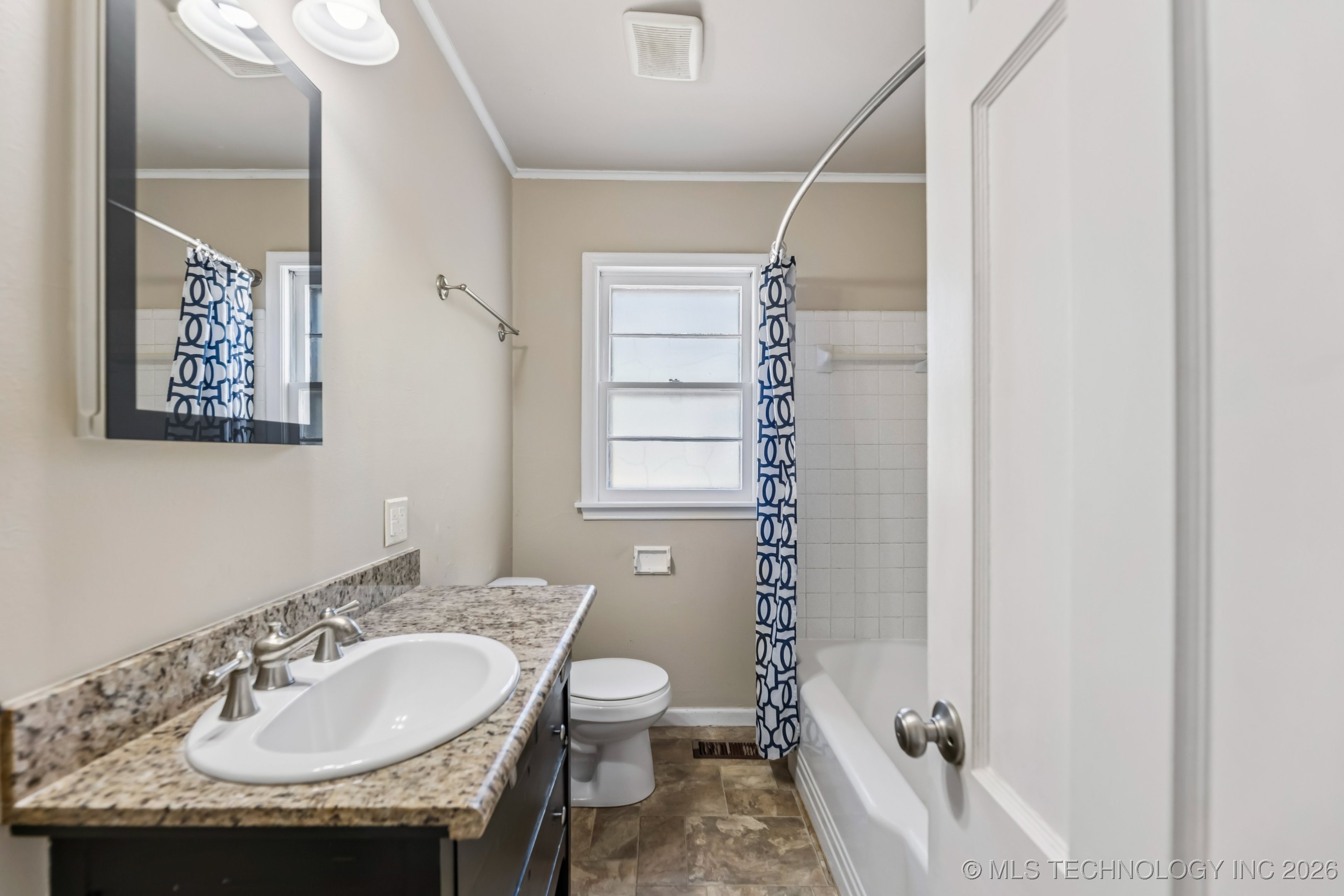 6115 E 4th Street Property Photo 10