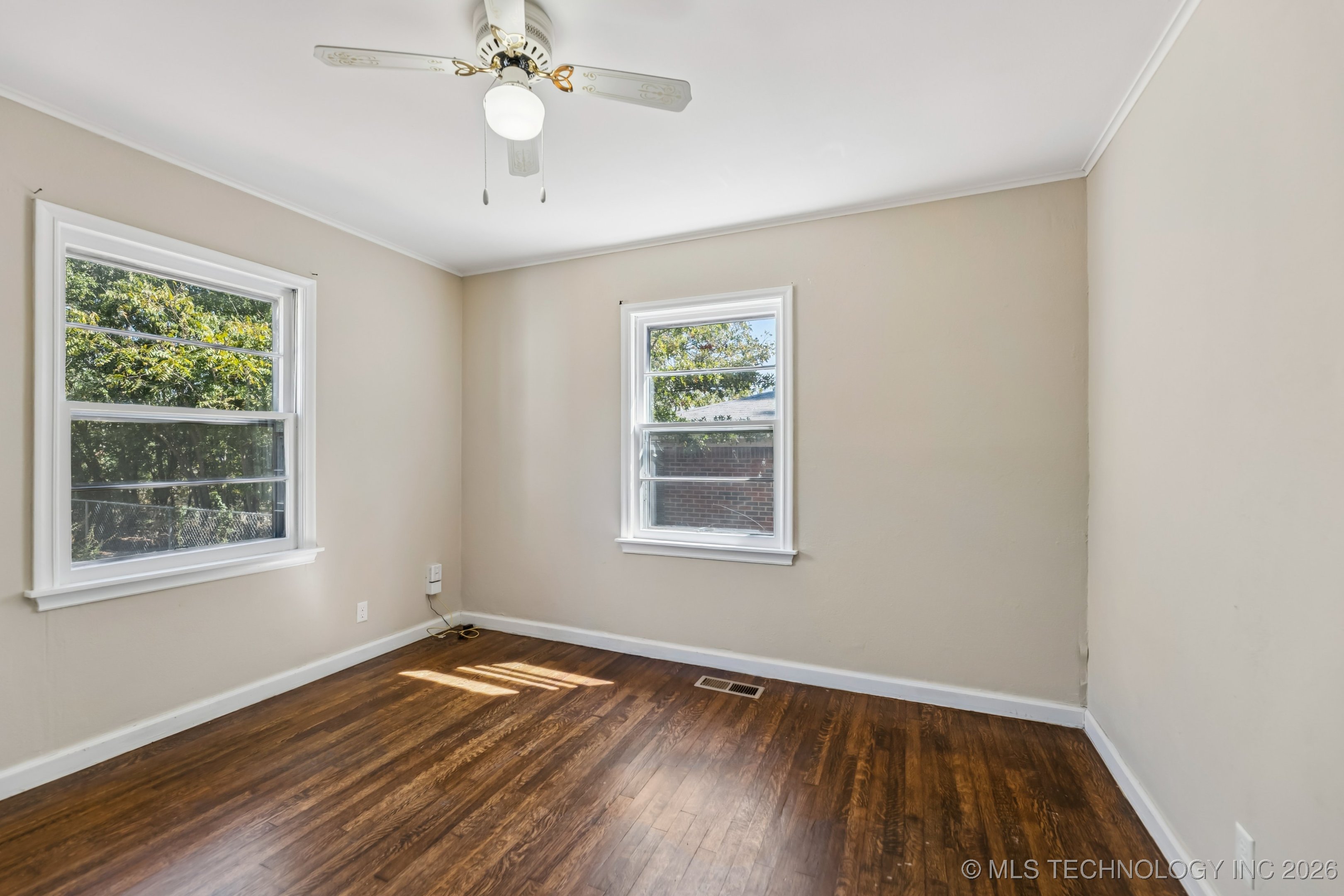 6115 E 4th Street Property Photo 11