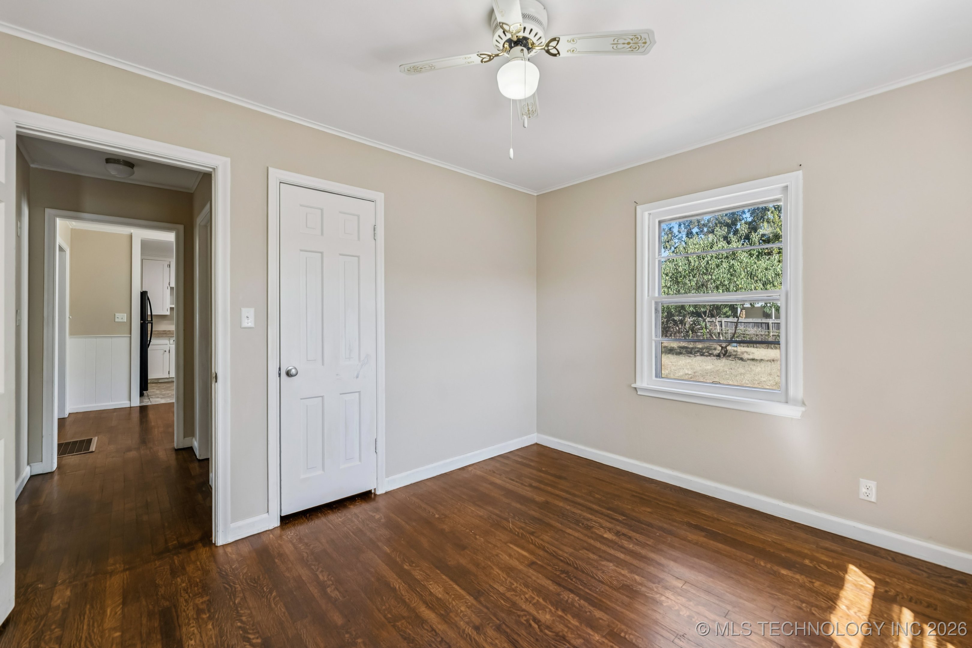 6115 E 4th Street Property Photo 12