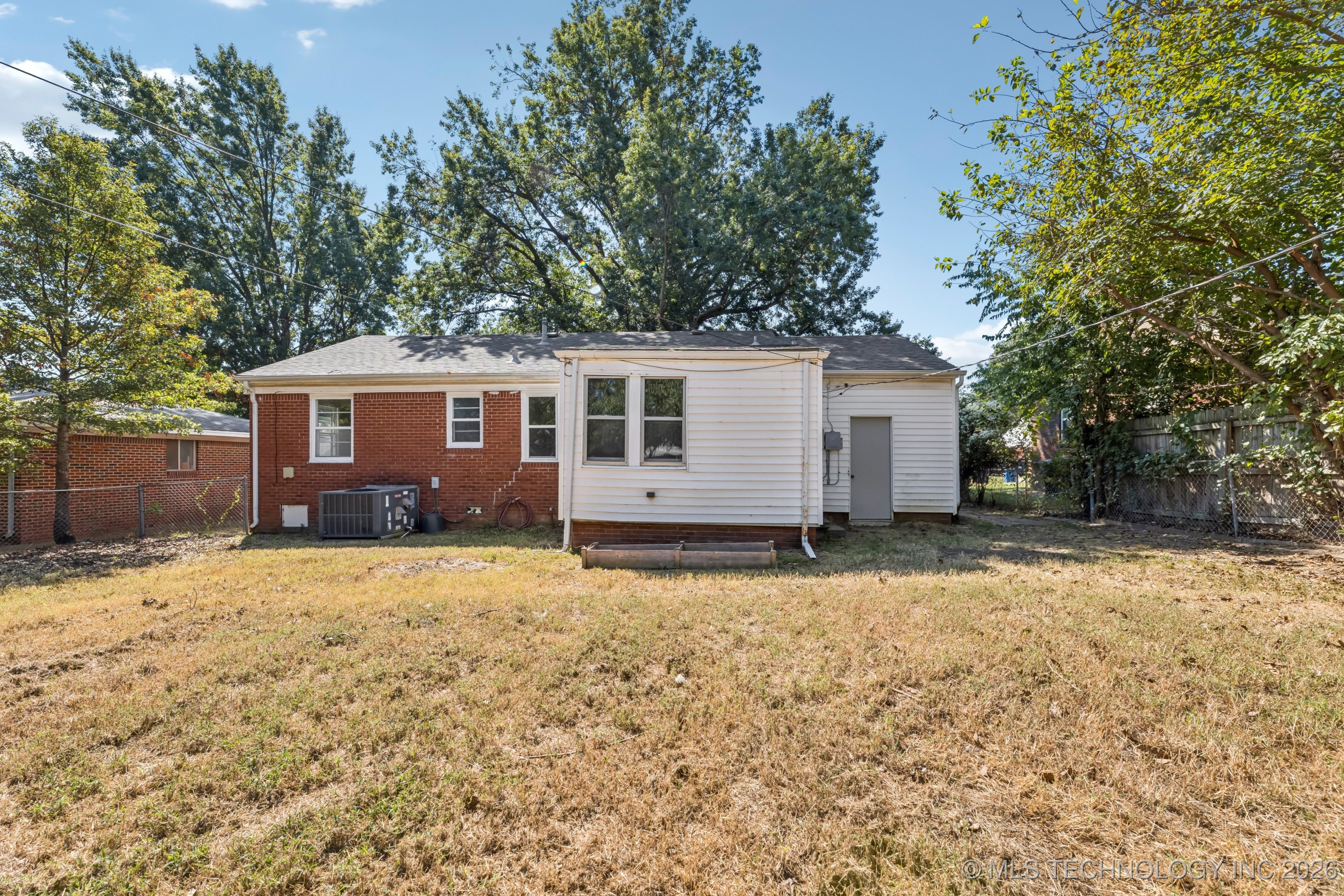 6115 E 4th Street Property Photo 19