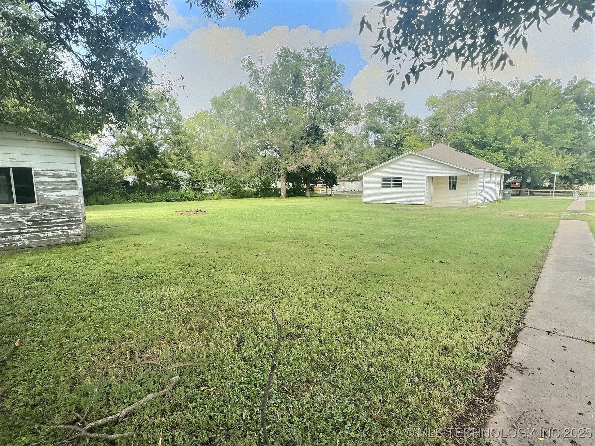 724 S Haynie Street Property Photo 3