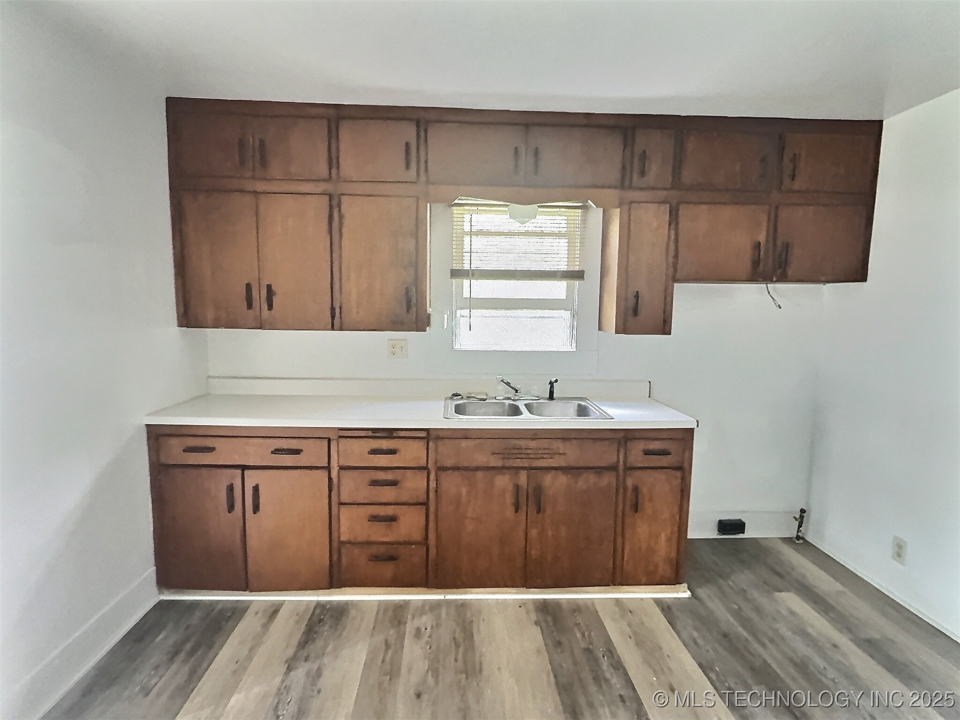 724 S Haynie Street Property Photo 6