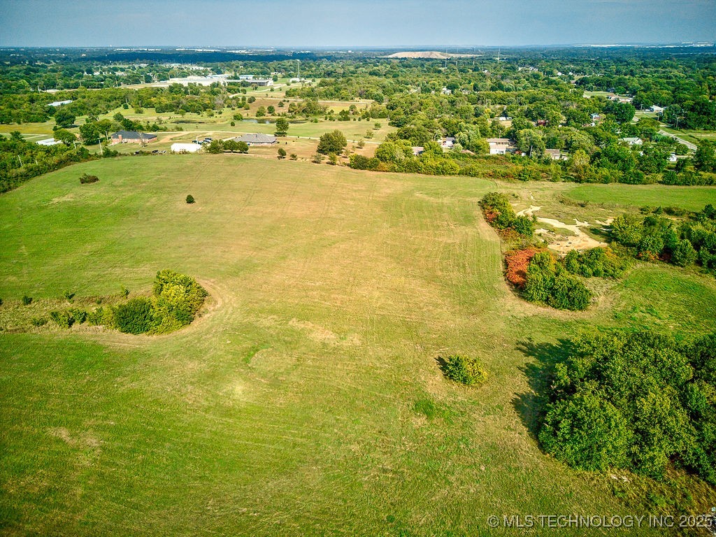 5635 N Peoria Street Property Photo 3