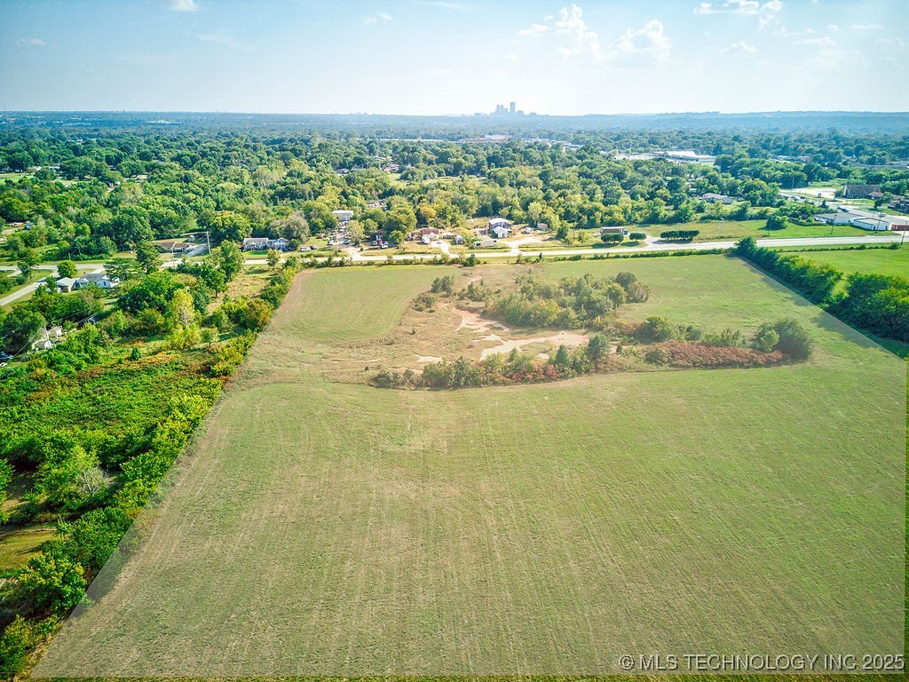 5635 N Peoria Street Property Photo 4