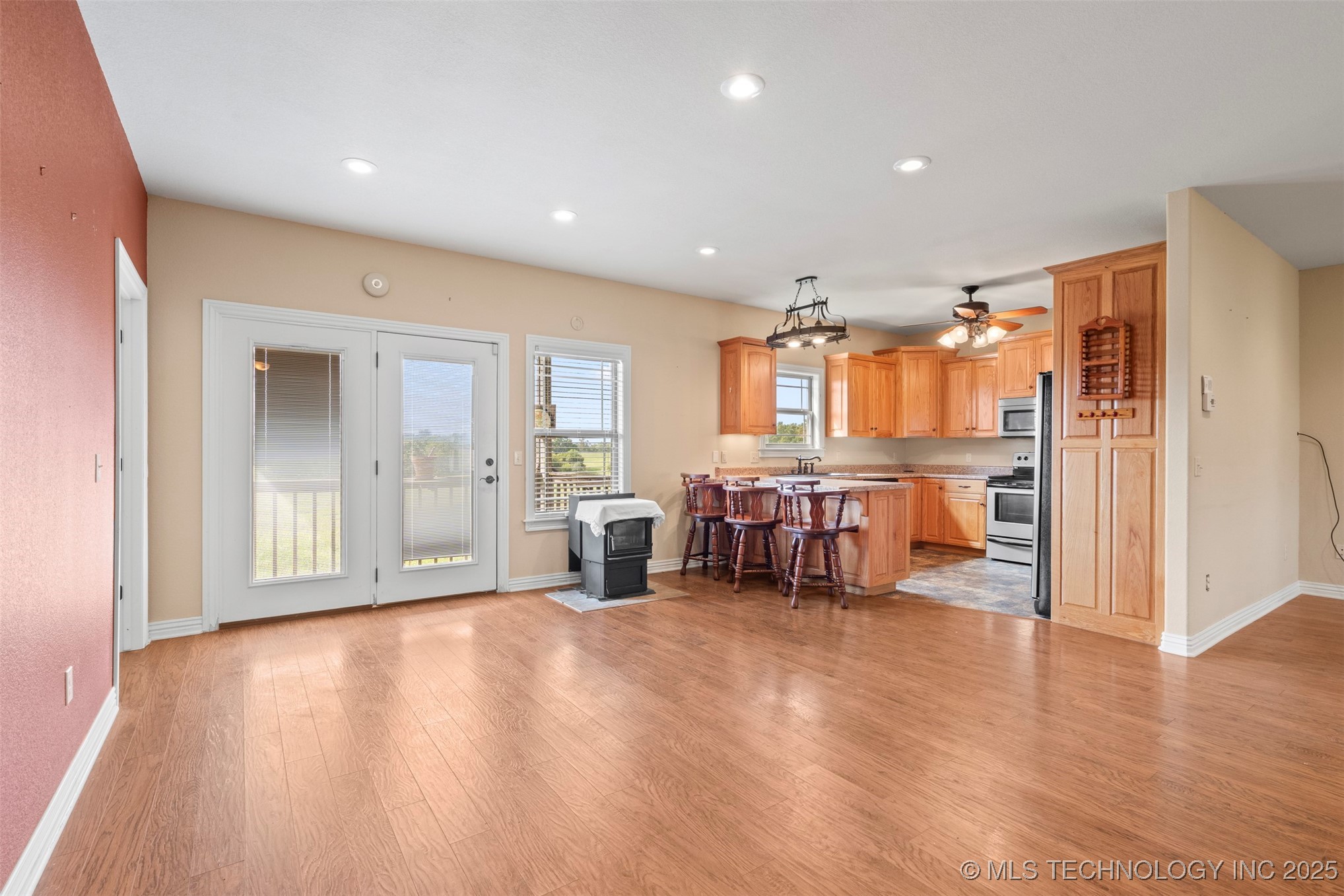 469734 E 660 Road Property Photo 9