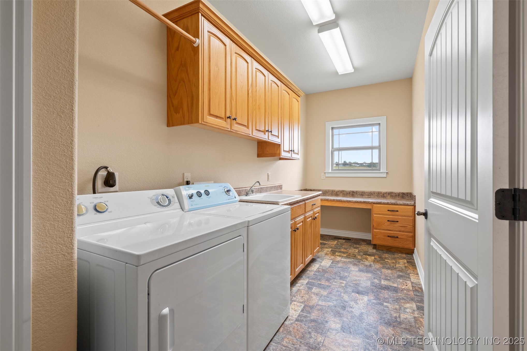 469734 E 660 Road Property Photo 24