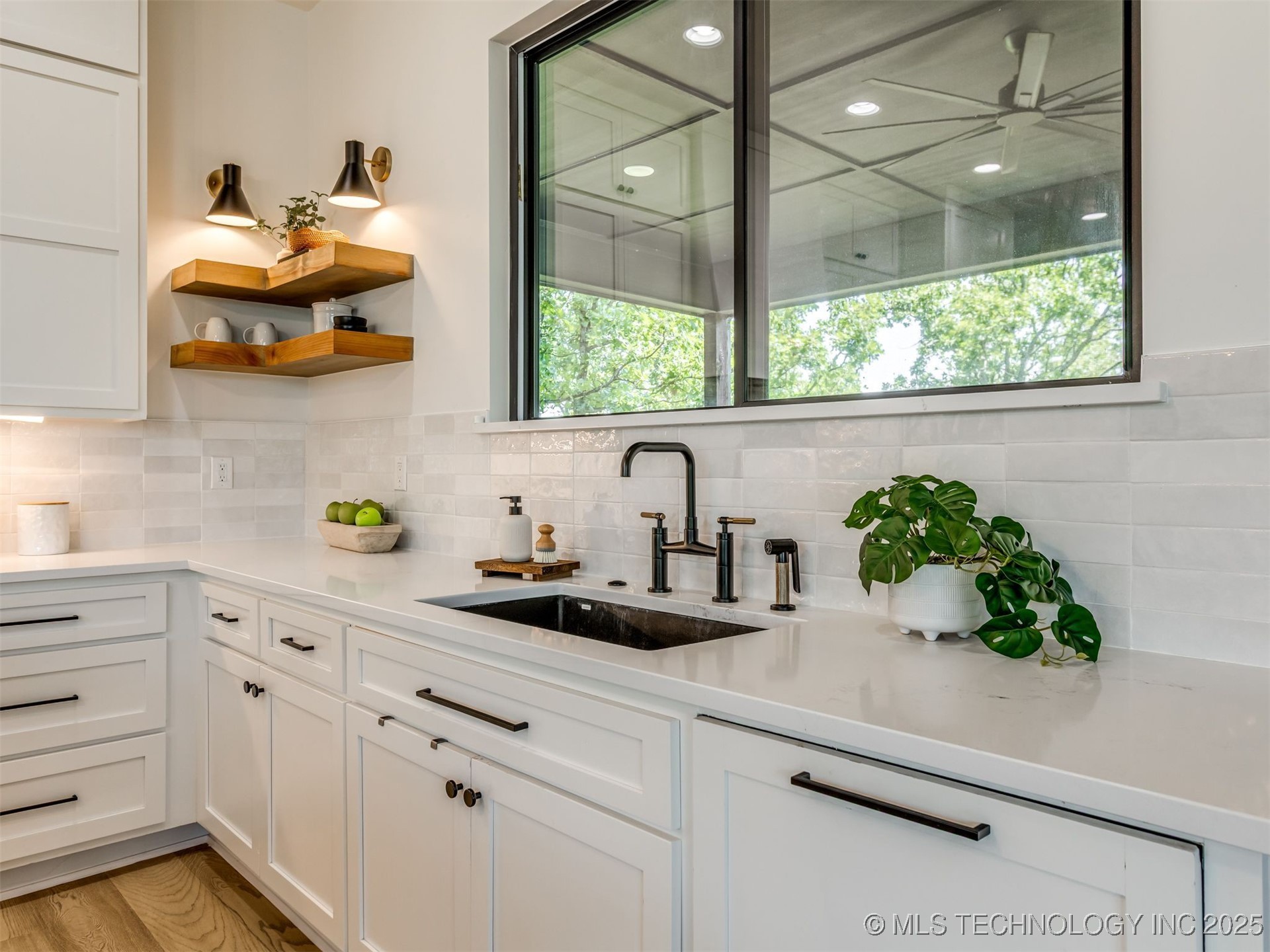 9352 Scenic Bluff Avenue Property Photo 13