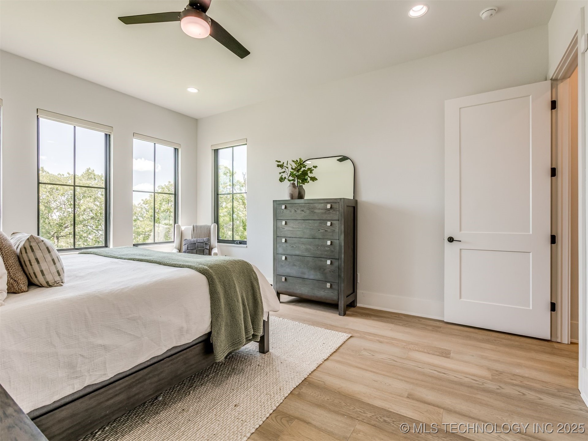 9352 Scenic Bluff Avenue Property Photo 23