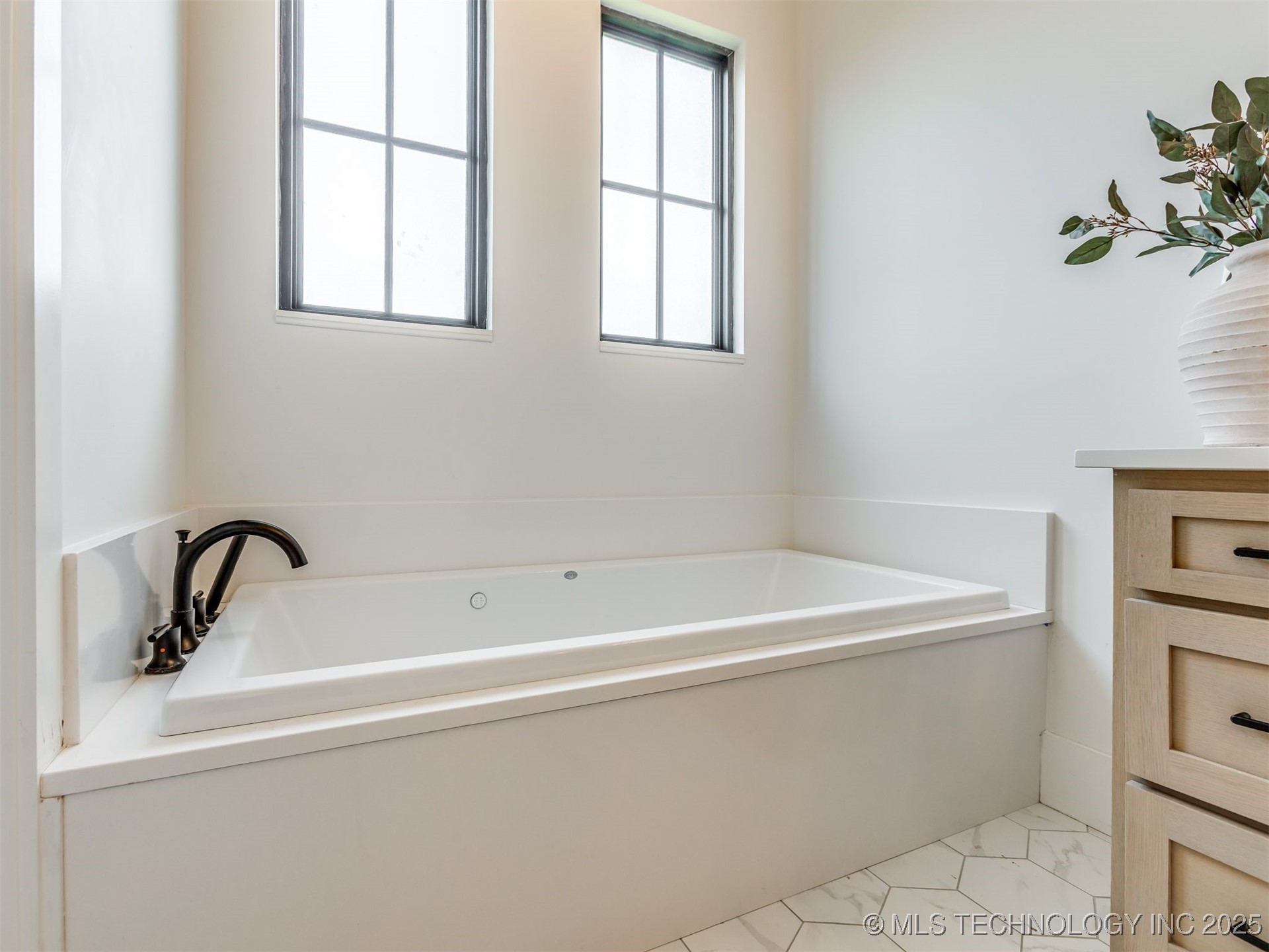 9352 Scenic Bluff Avenue Property Photo 27