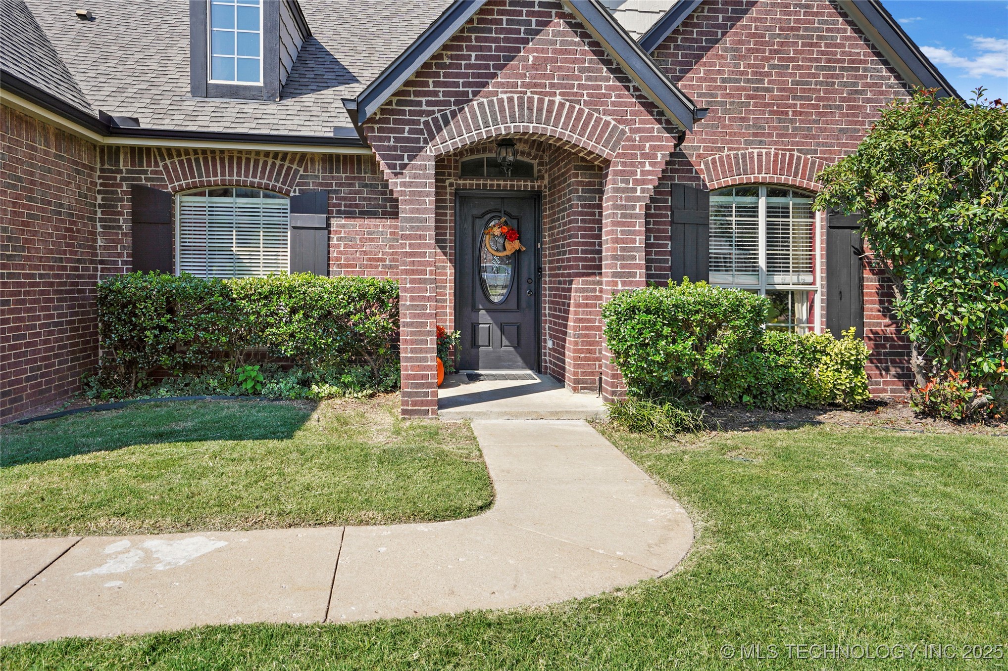 920 W Fargo Street Property Photo 2