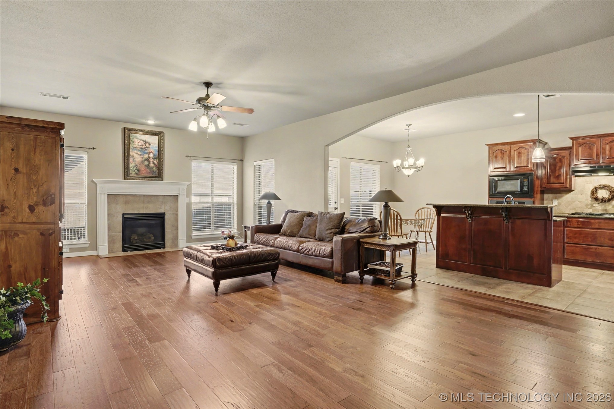 920 W Fargo Street Property Photo 5