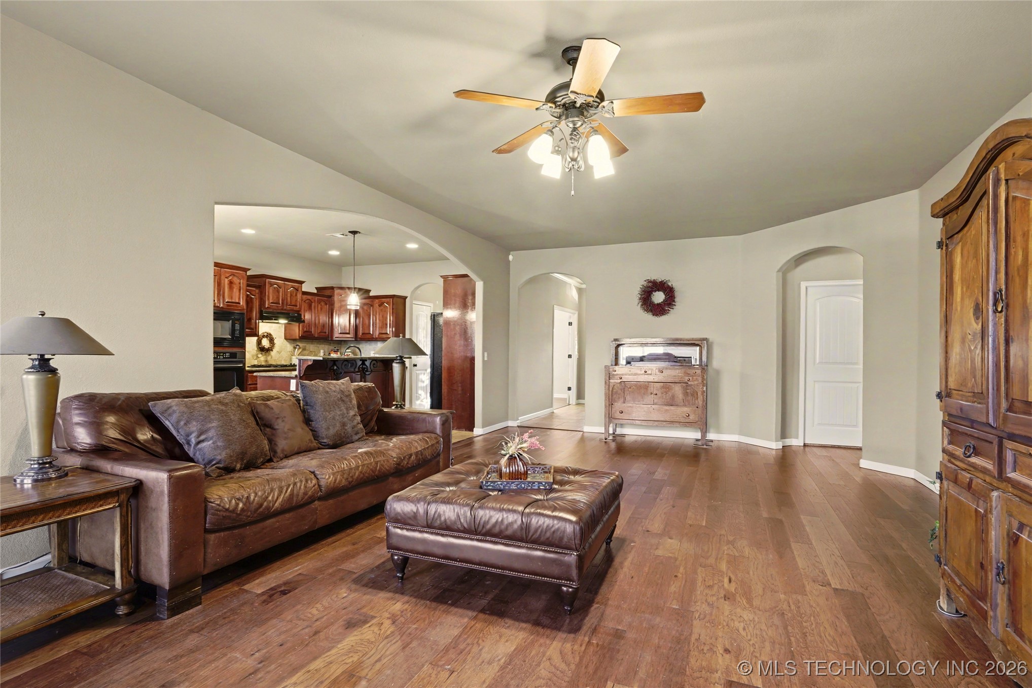 920 W Fargo Street Property Photo 6