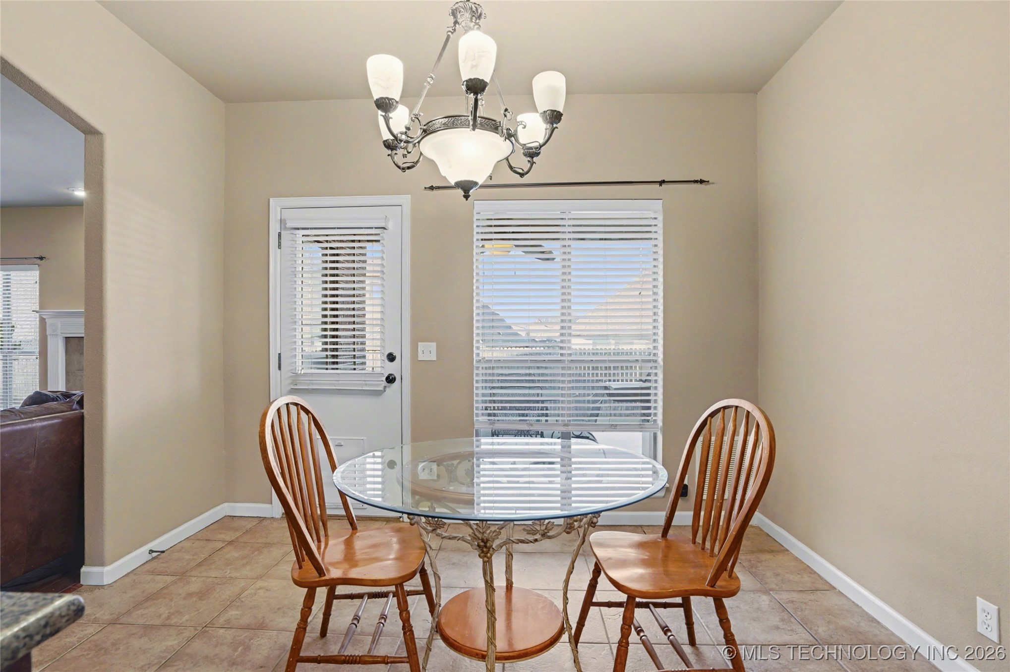 920 W Fargo Street Property Photo 12