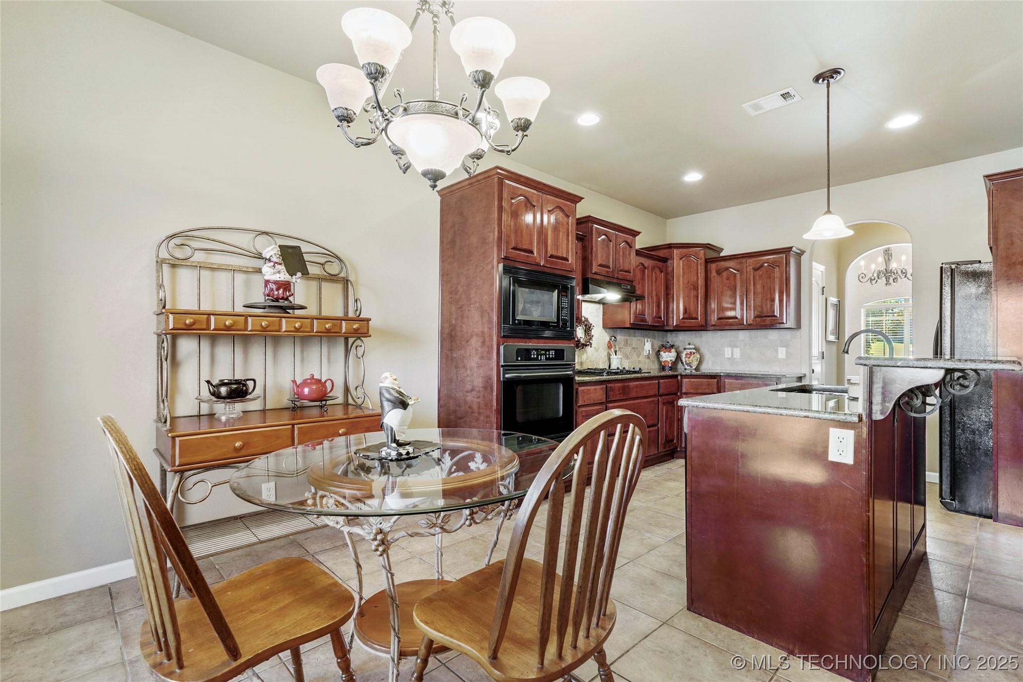 920 W Fargo Street Property Photo 13