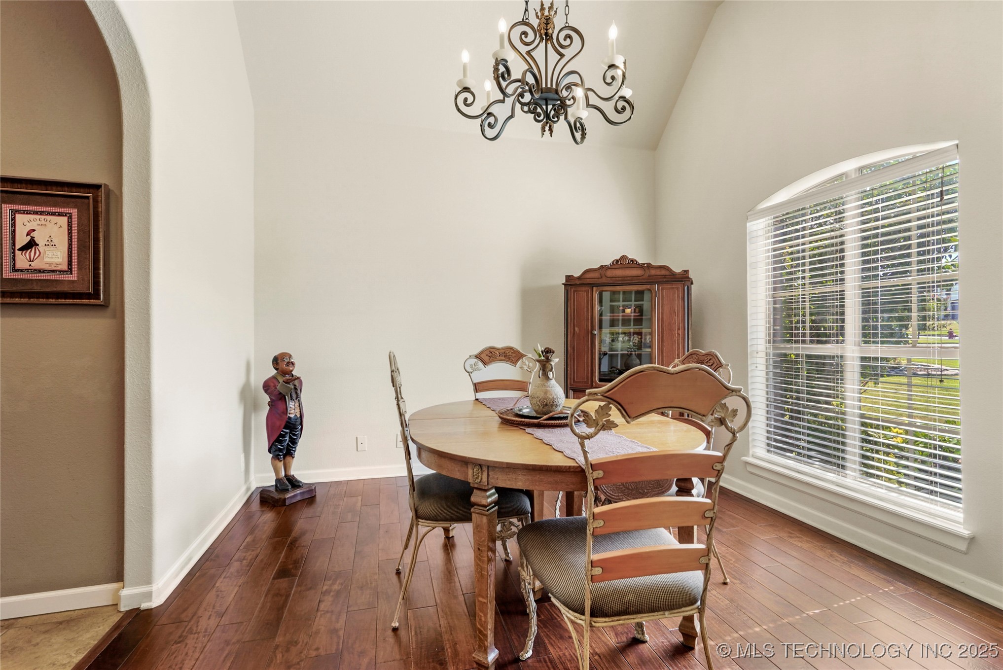 920 W Fargo Street Property Photo 14