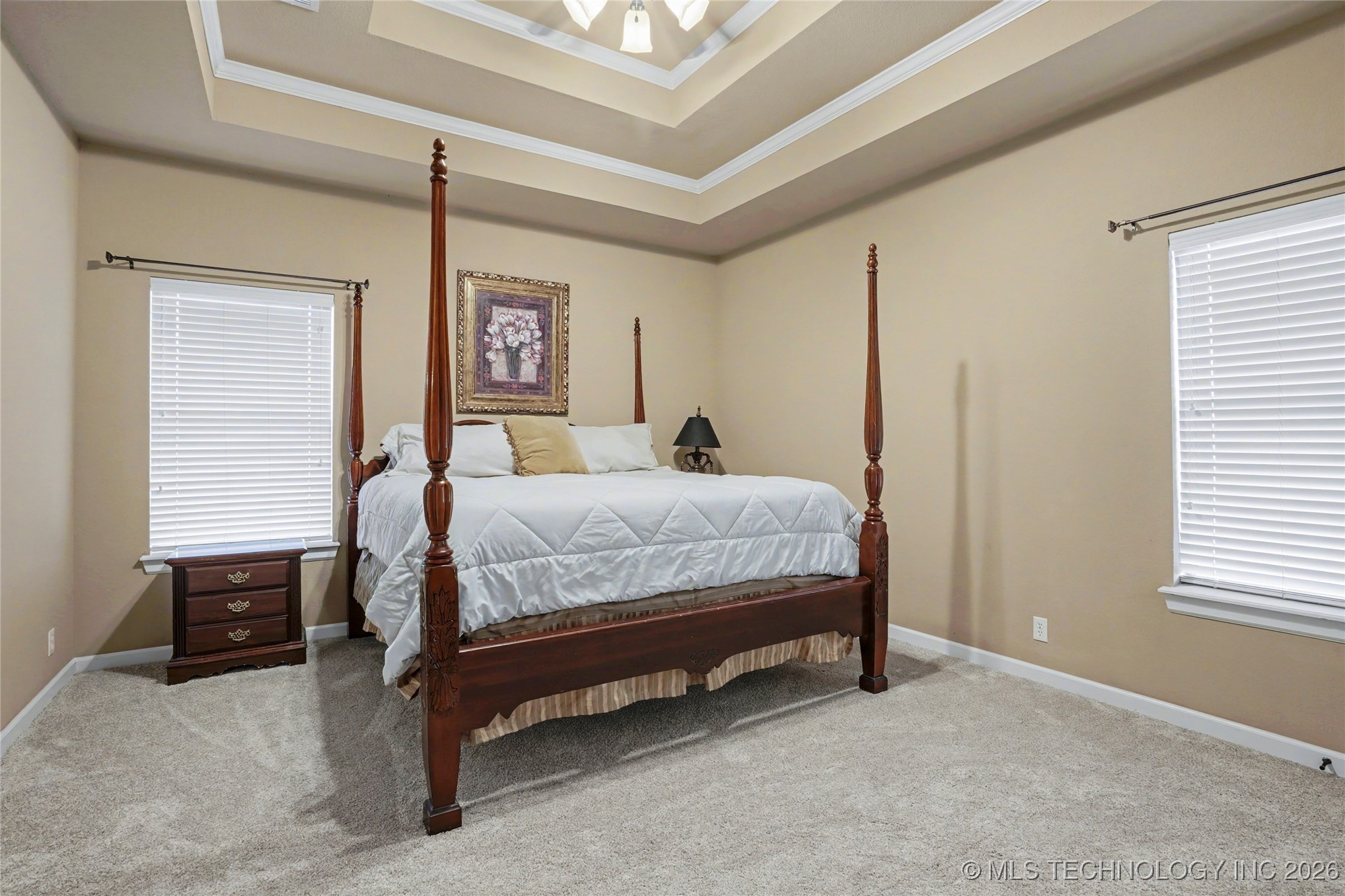 920 W Fargo Street Property Photo 18