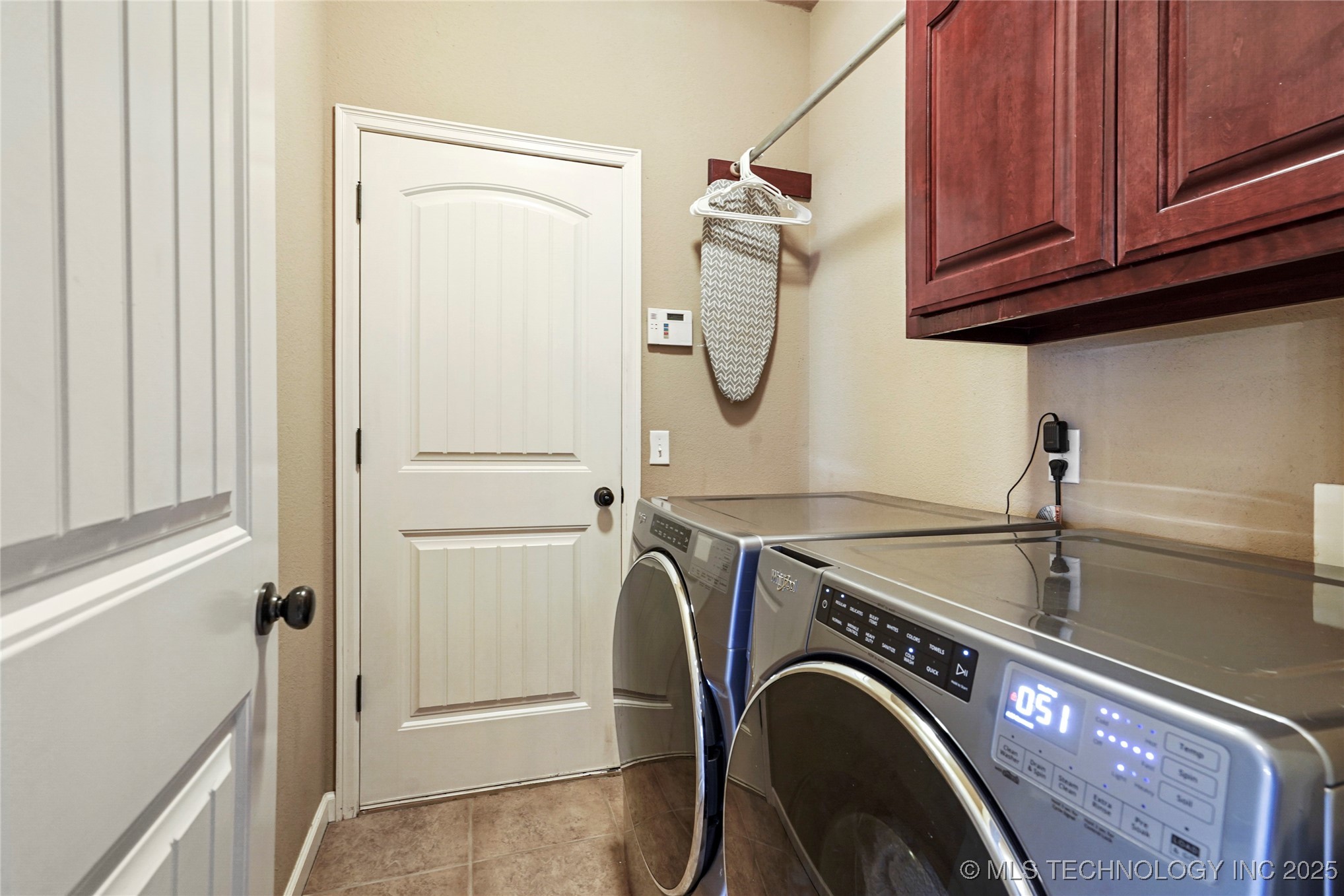 920 W Fargo Street Property Photo 24