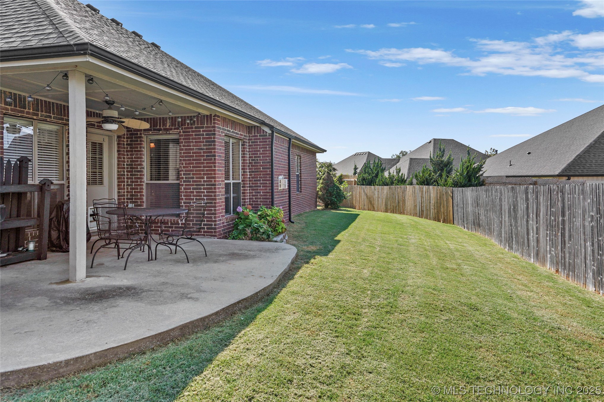 920 W Fargo Street Property Photo 26