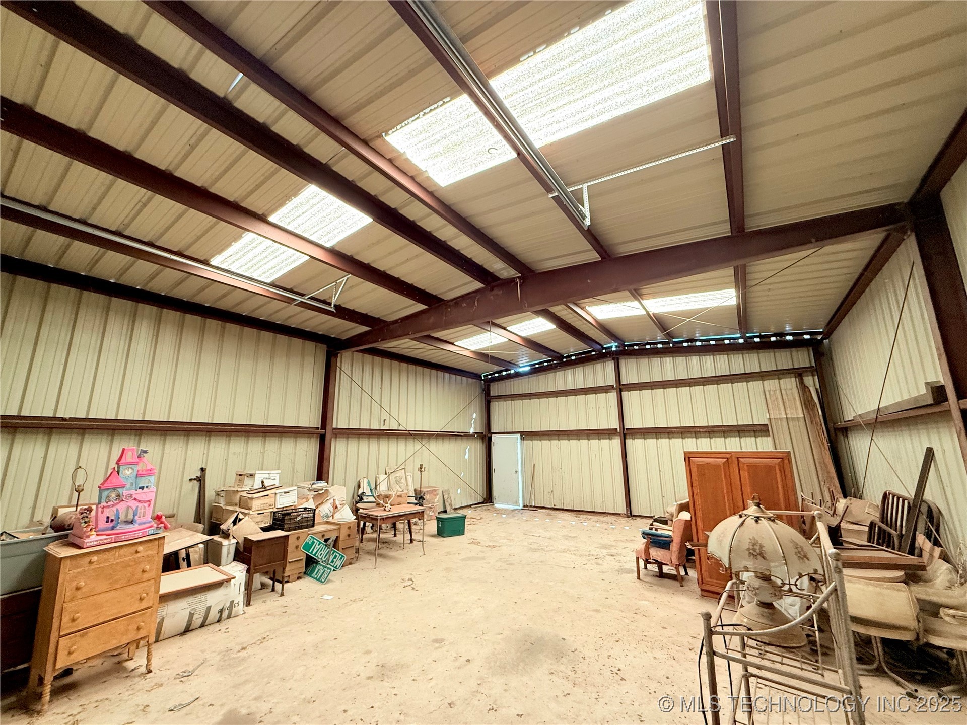 00 Case Property Photo 2