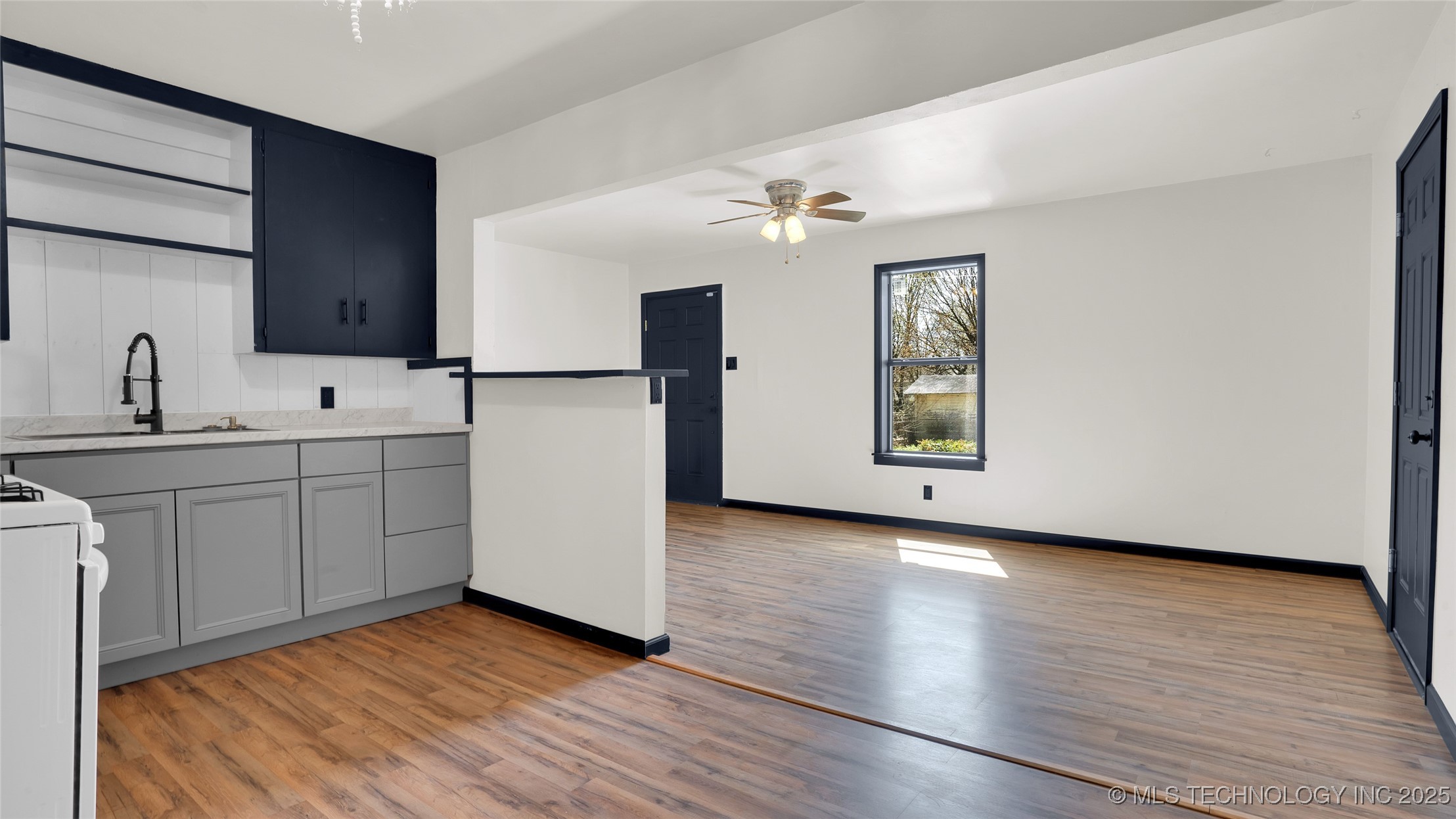 902 Burch Street Property Photo 6