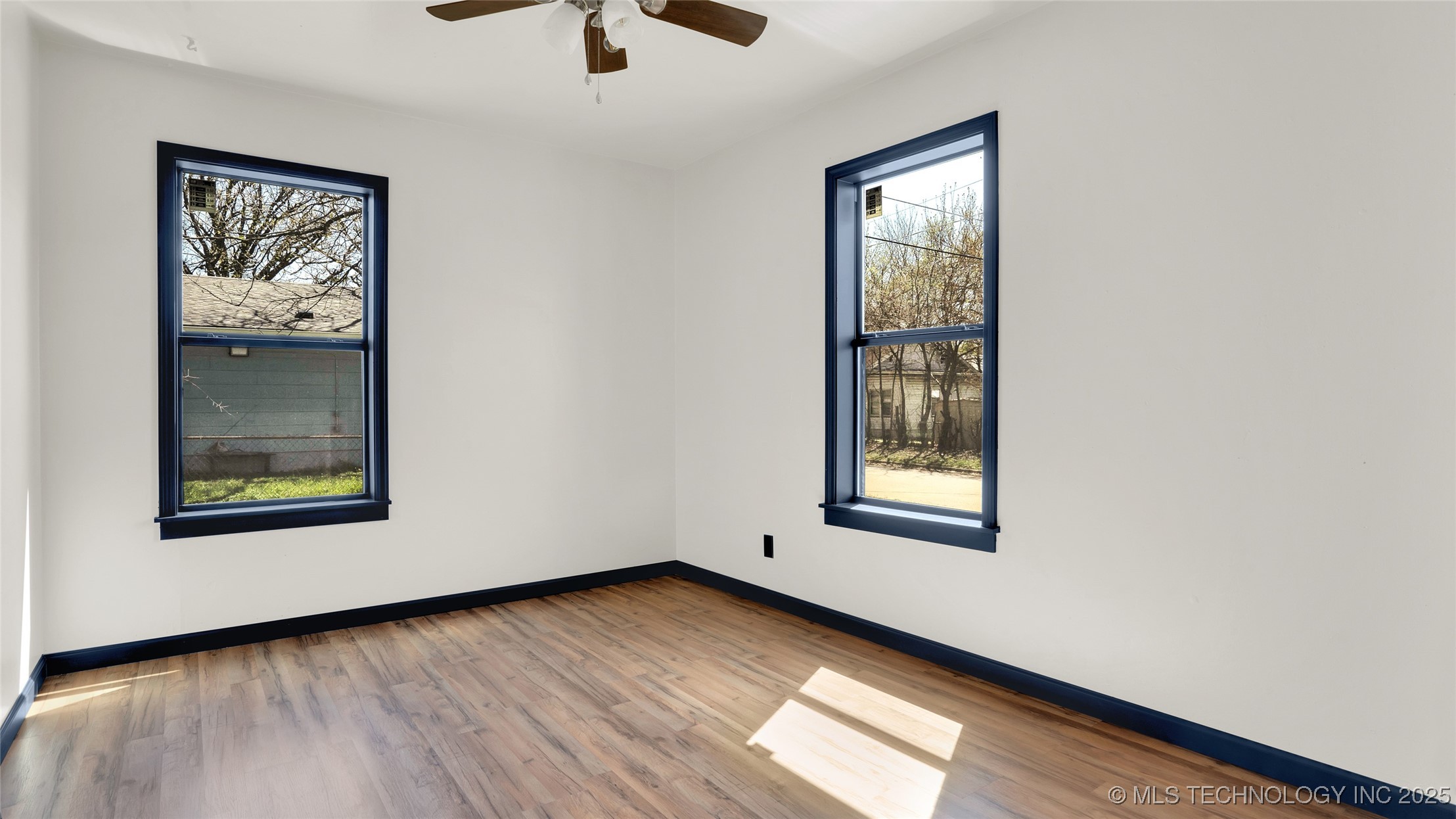 902 Burch Street Property Photo 9