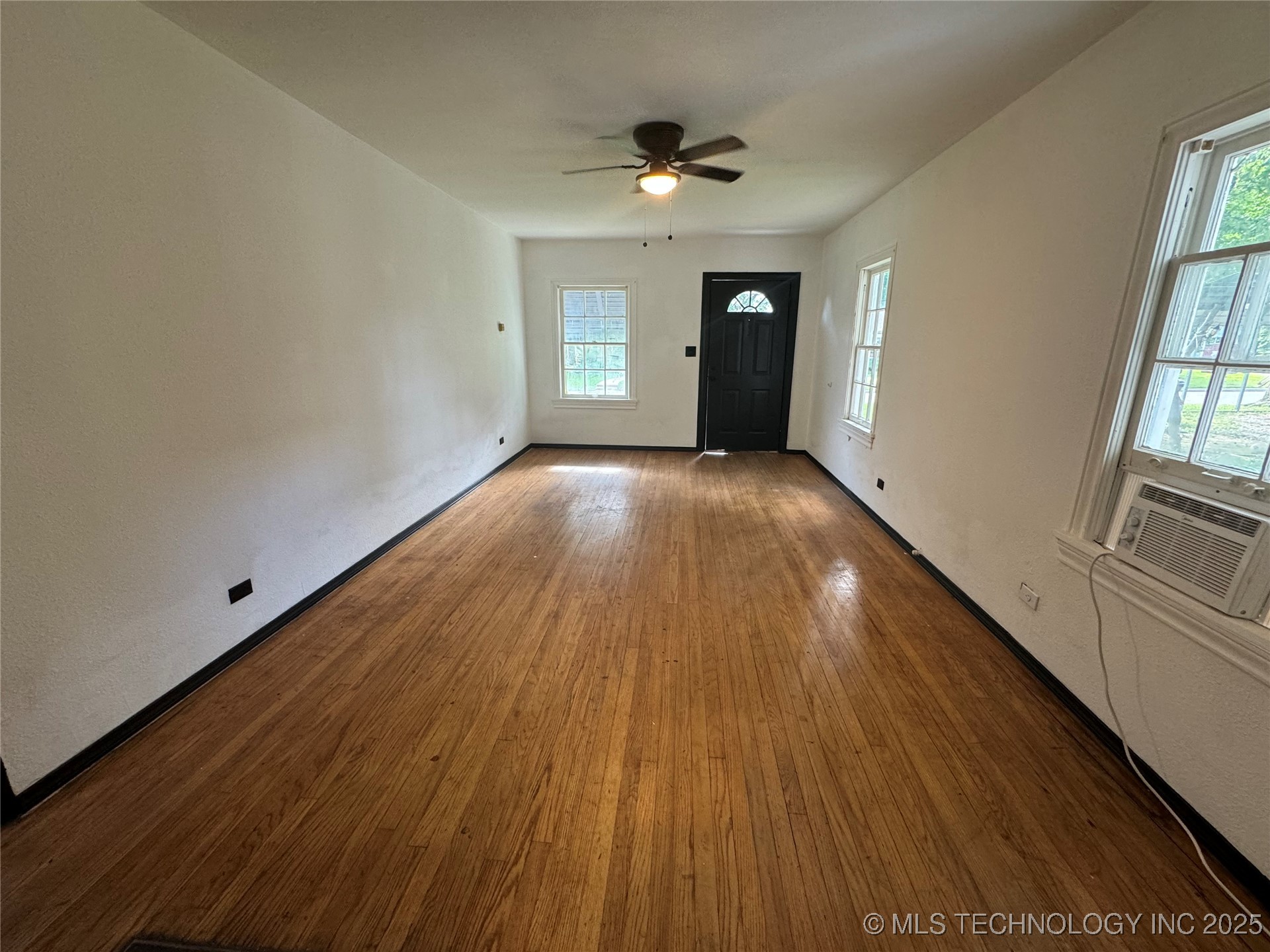 902 Burch Street Property Photo 14