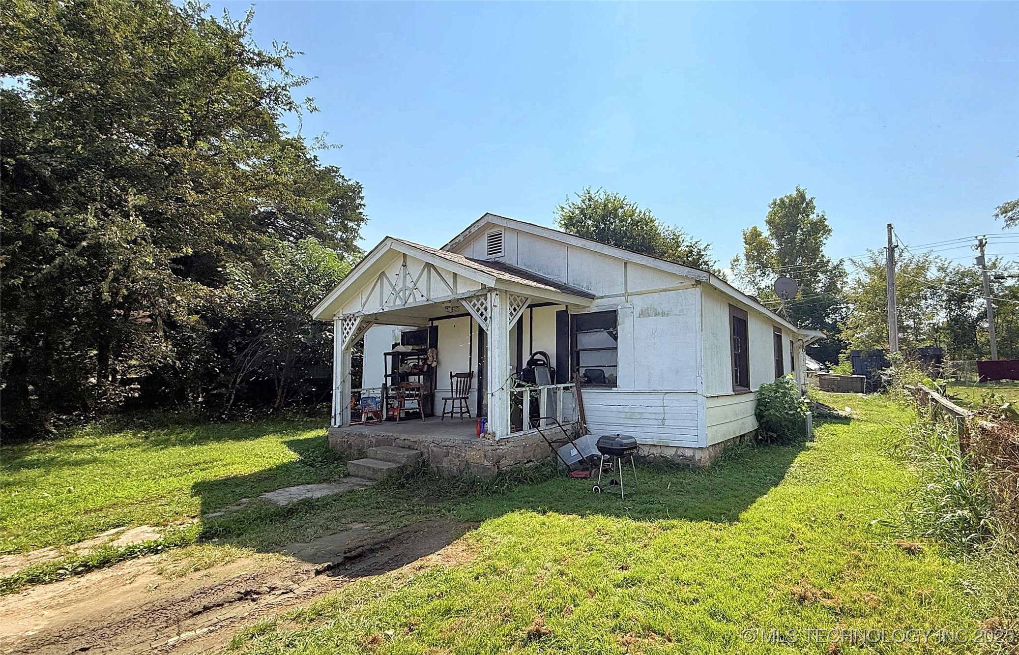 518 E 5th Street Property Photo 3