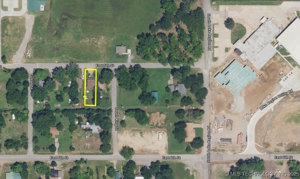 518 E 5th Street Property Photo 7