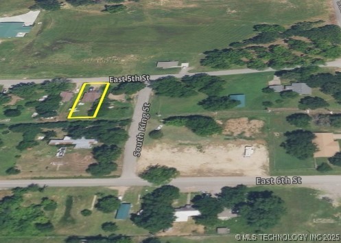 518 E 5th Street Property Photo 8