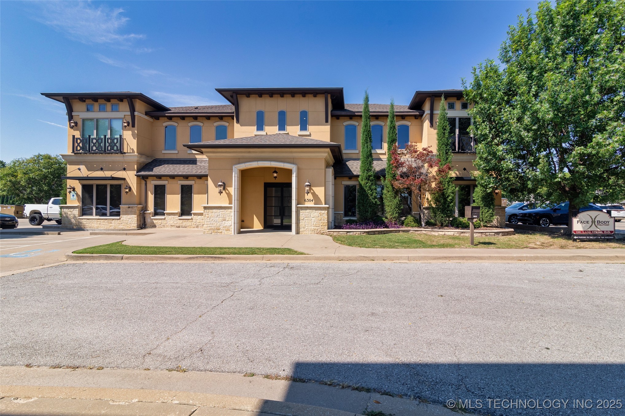 6304 E 102nd Street Property Photo 1