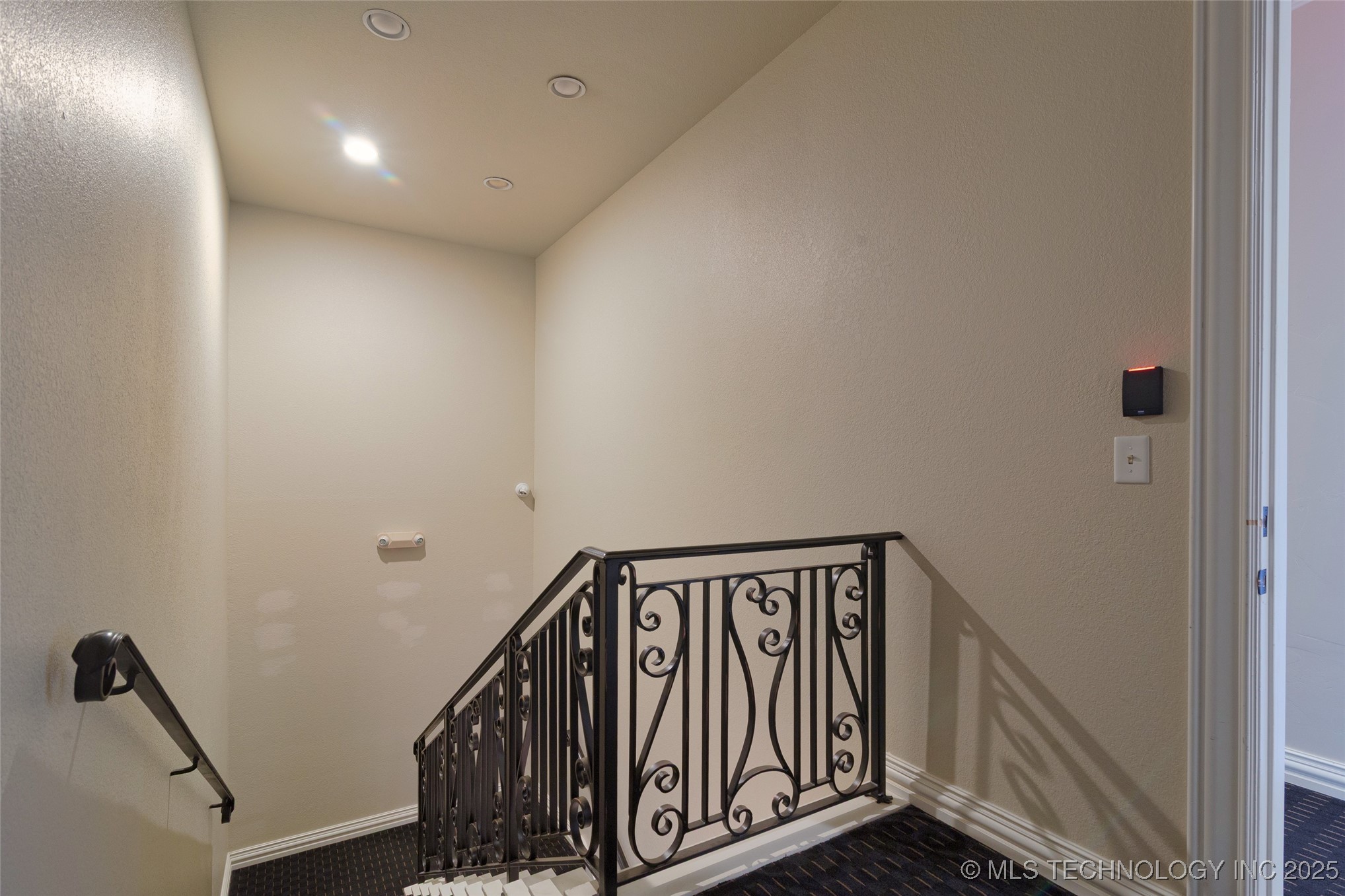 6304 E 102nd Street Property Photo 3