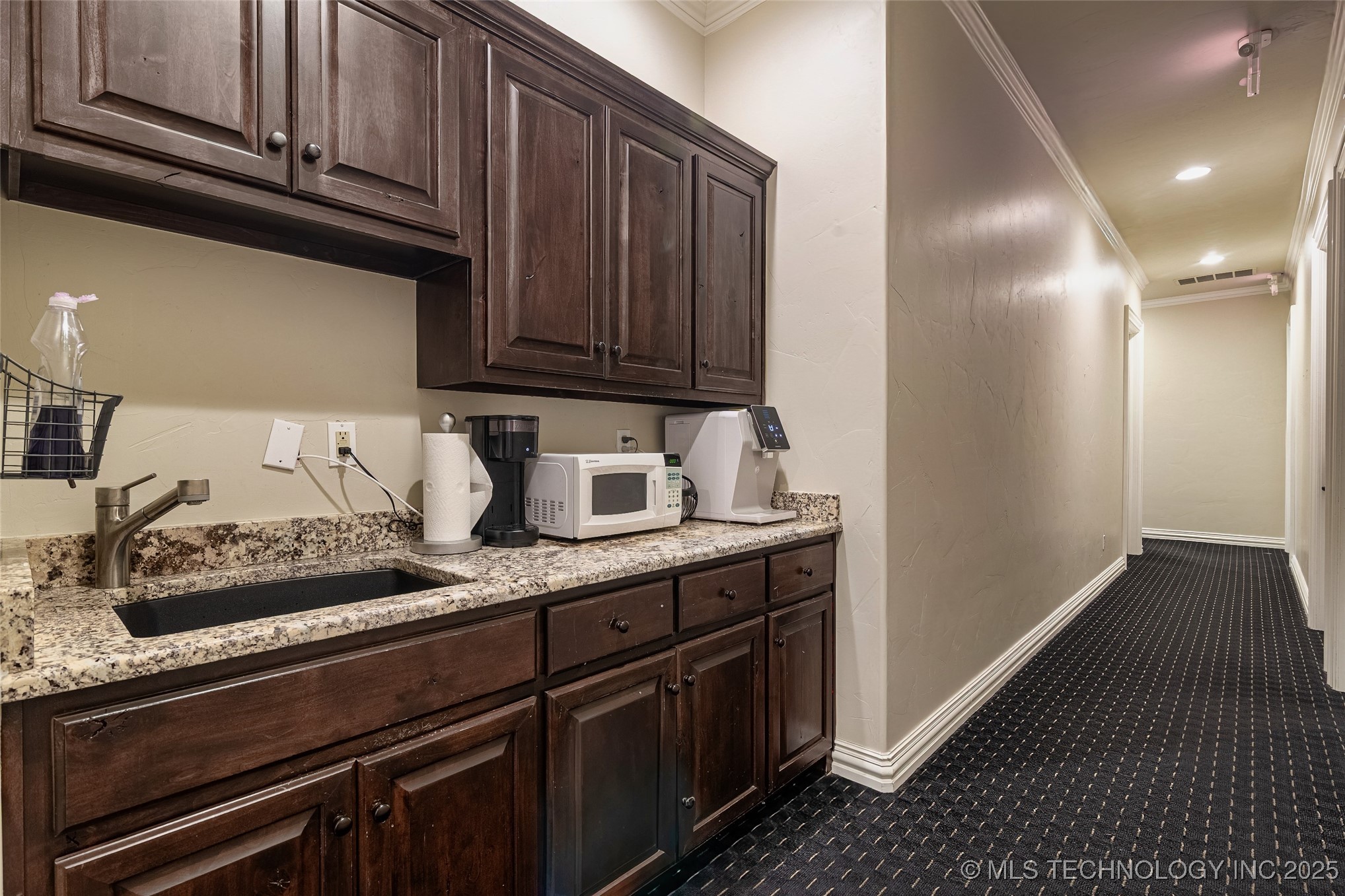 6304 E 102nd Street Property Photo 25