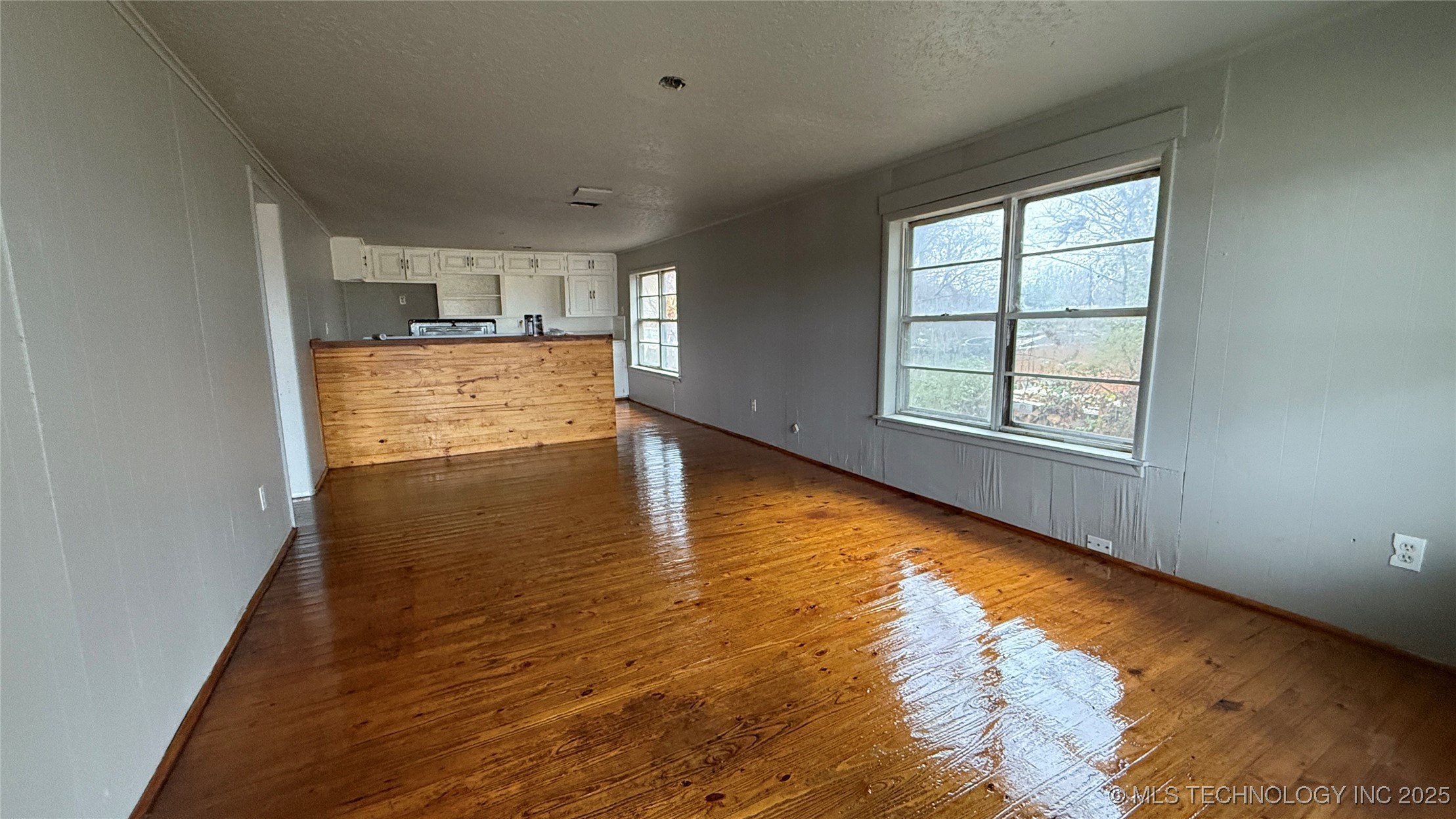 516 E 5th Street Property Photo 4